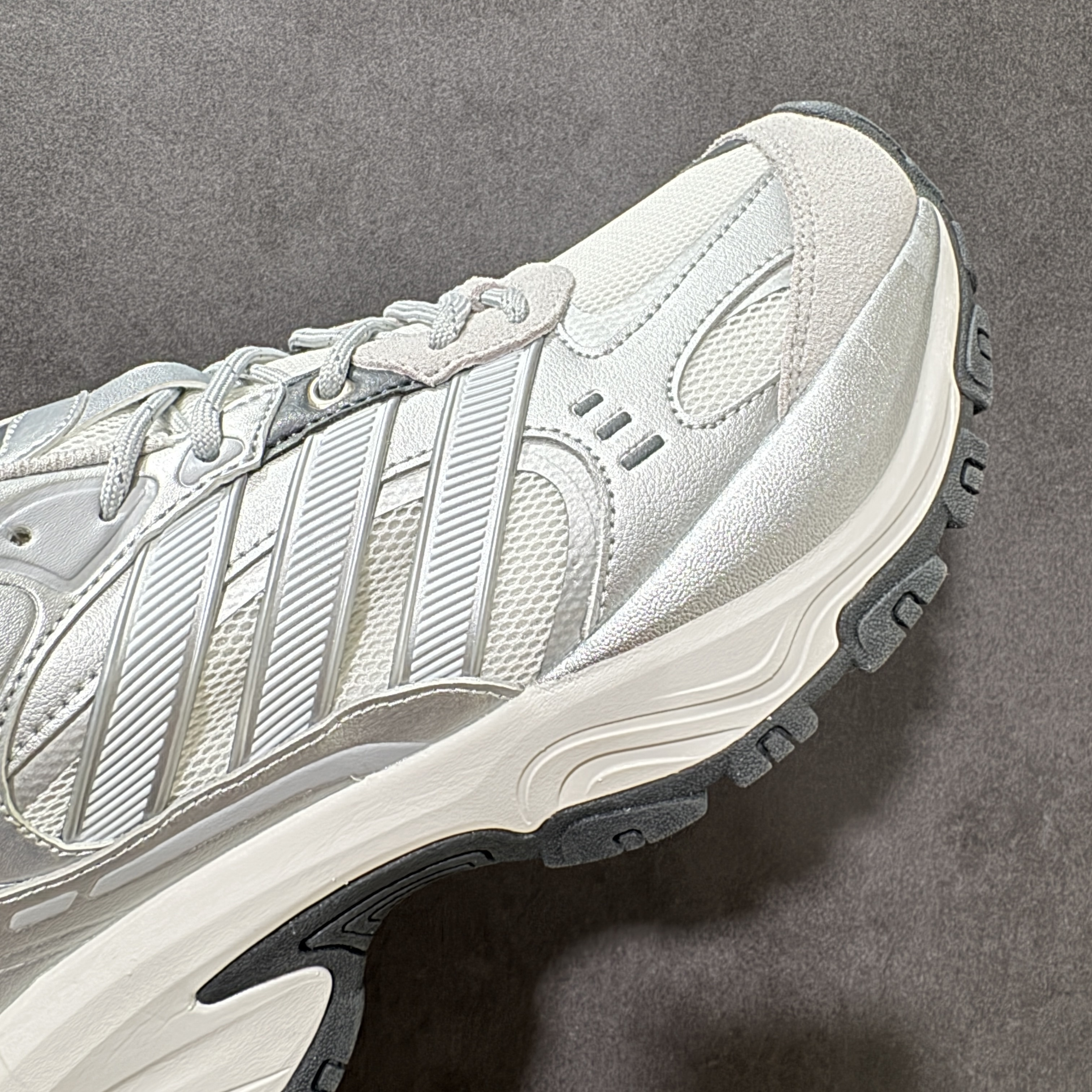 Adidas Shadow Fever JQ7622