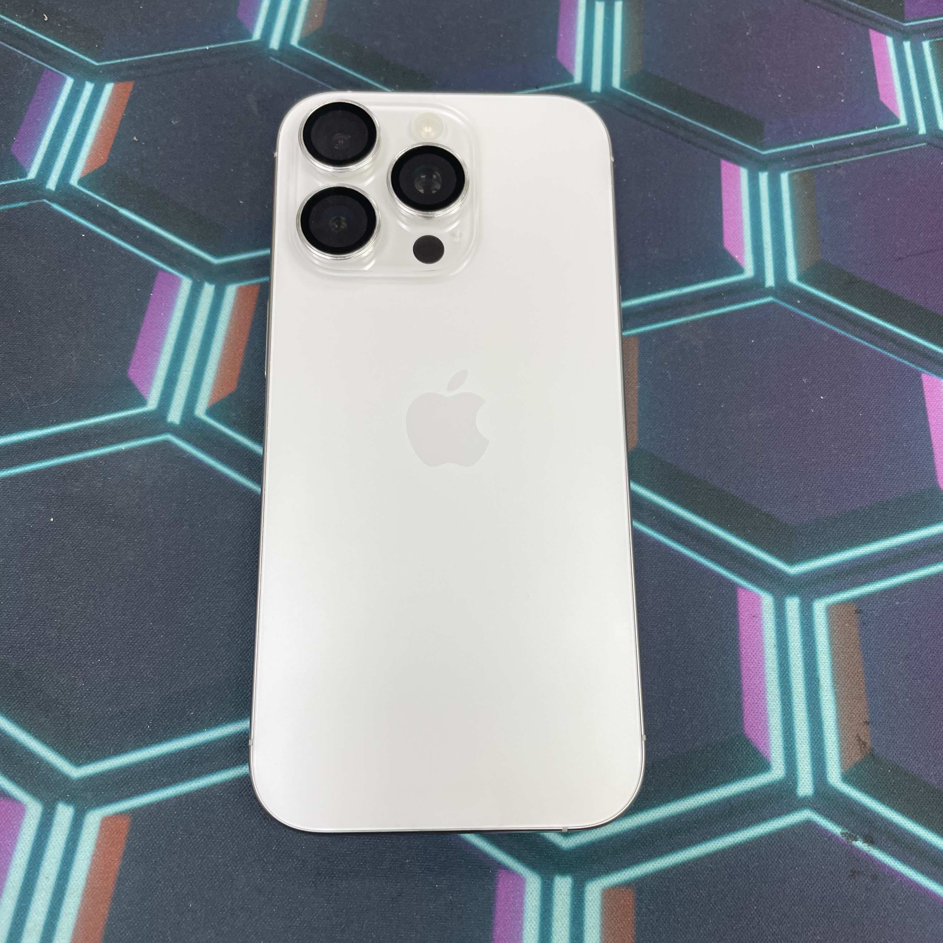 *8375 16 pro 完美機 1TB 電87 白色 white