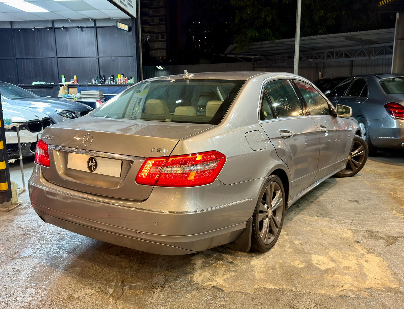 Mercedes-Benz E200 Avantgarde 2011