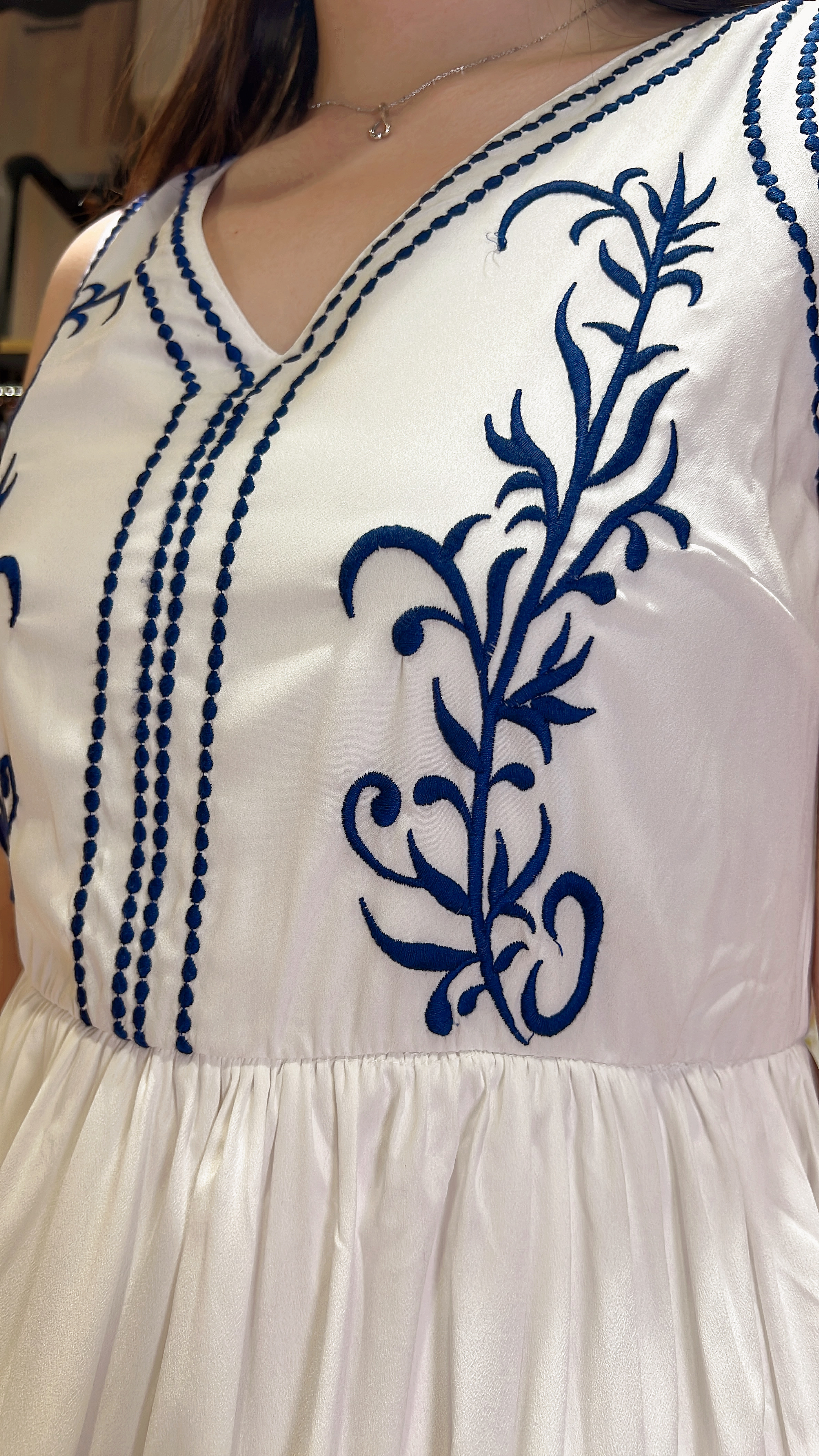 1992 White 3-layer blue Emb. V-Neck Sleeveless OP 53"