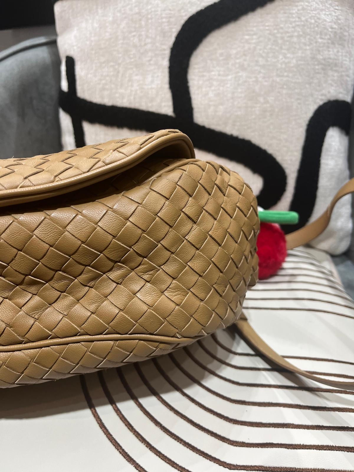 Bottega Veneta BV Crossbody Bag 100%Authentic, 98%New ✅Dust bag