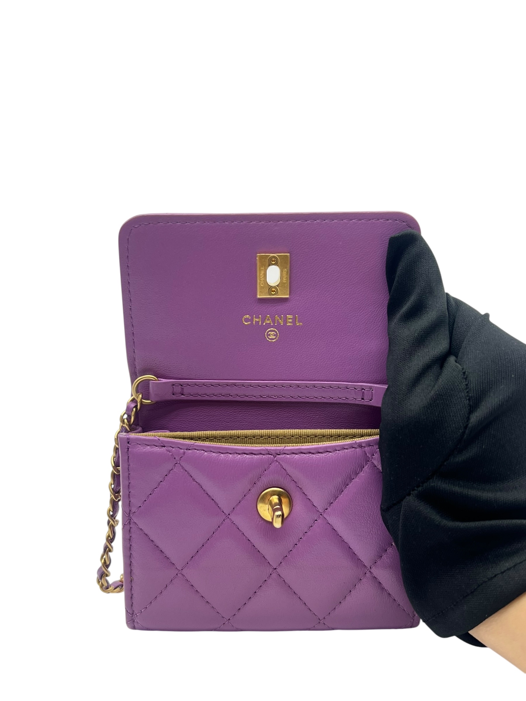 Pre-Owned CHANEL Card Case On Chain / Product Code: 061402
