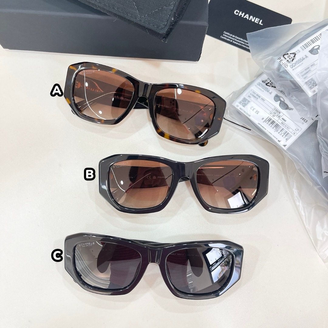 𝗖𝗛𝗔𝗡𝗘𝗟 矩形太陽眼鏡 5554-A