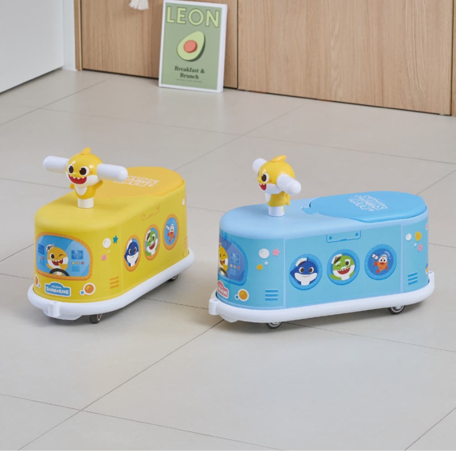 ⭐預計約3月中寄出⭐鯊魚寶寶 3D巴士造型音樂滑步車_PF761