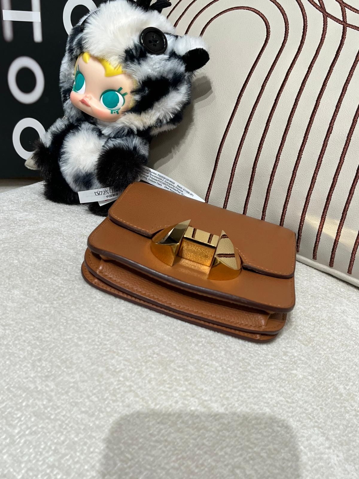 Hermes 2002 belt bag wallet STAMP D Gold Calfskin 2002 100%Authentic,92%new