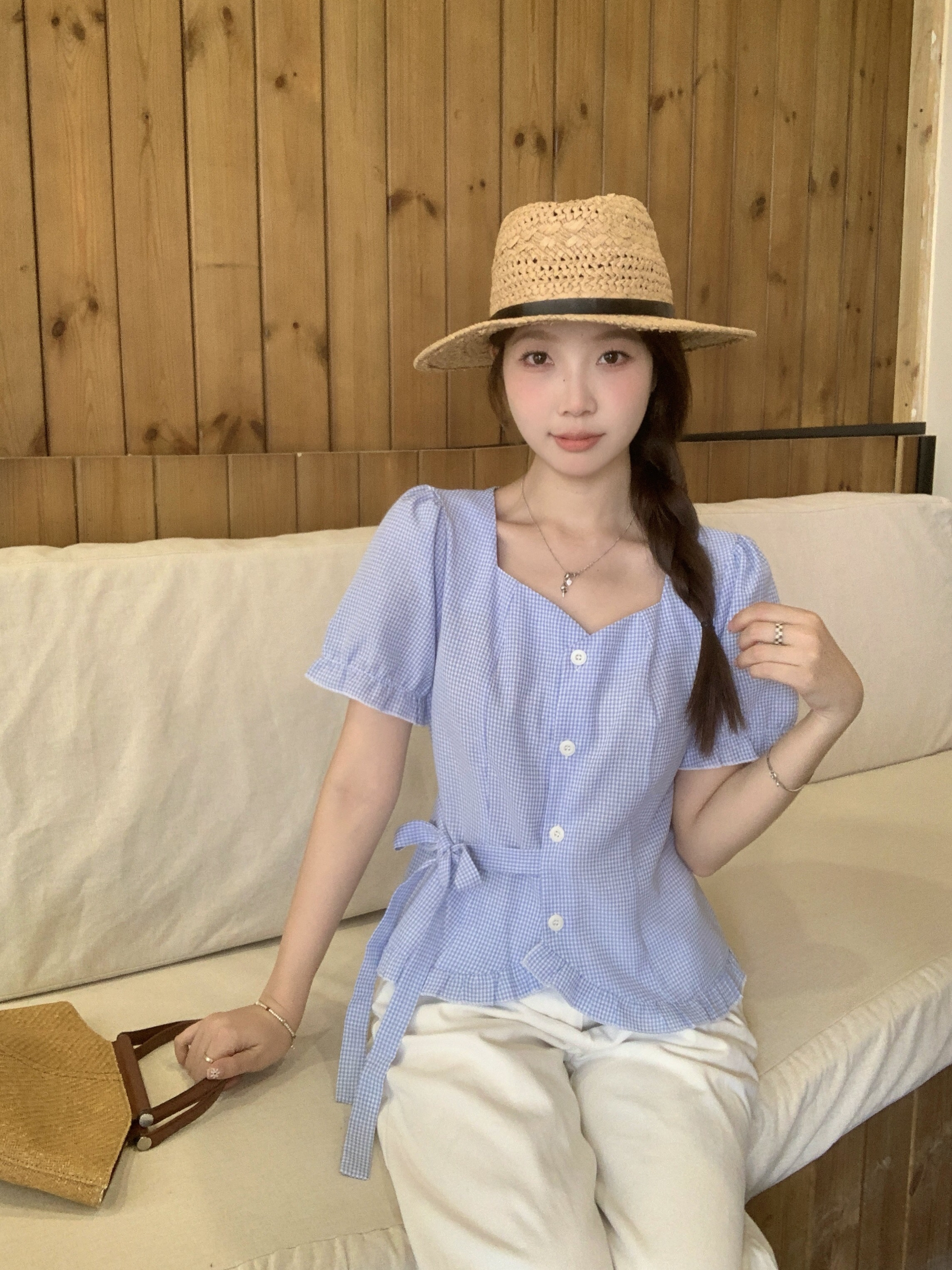 B38(80006) 法式格纹桃心领前排钮腰边系带下摆木耳边圆开角蓝粉上衣