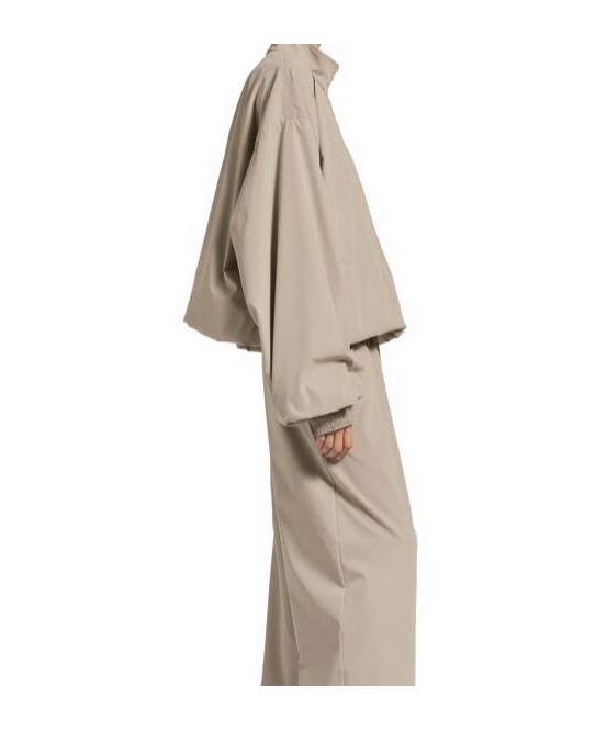 Balenciaga 女士 折叠式运动外套XXS XS S M L XL码模特身高 180 厘米，穿 S 码 