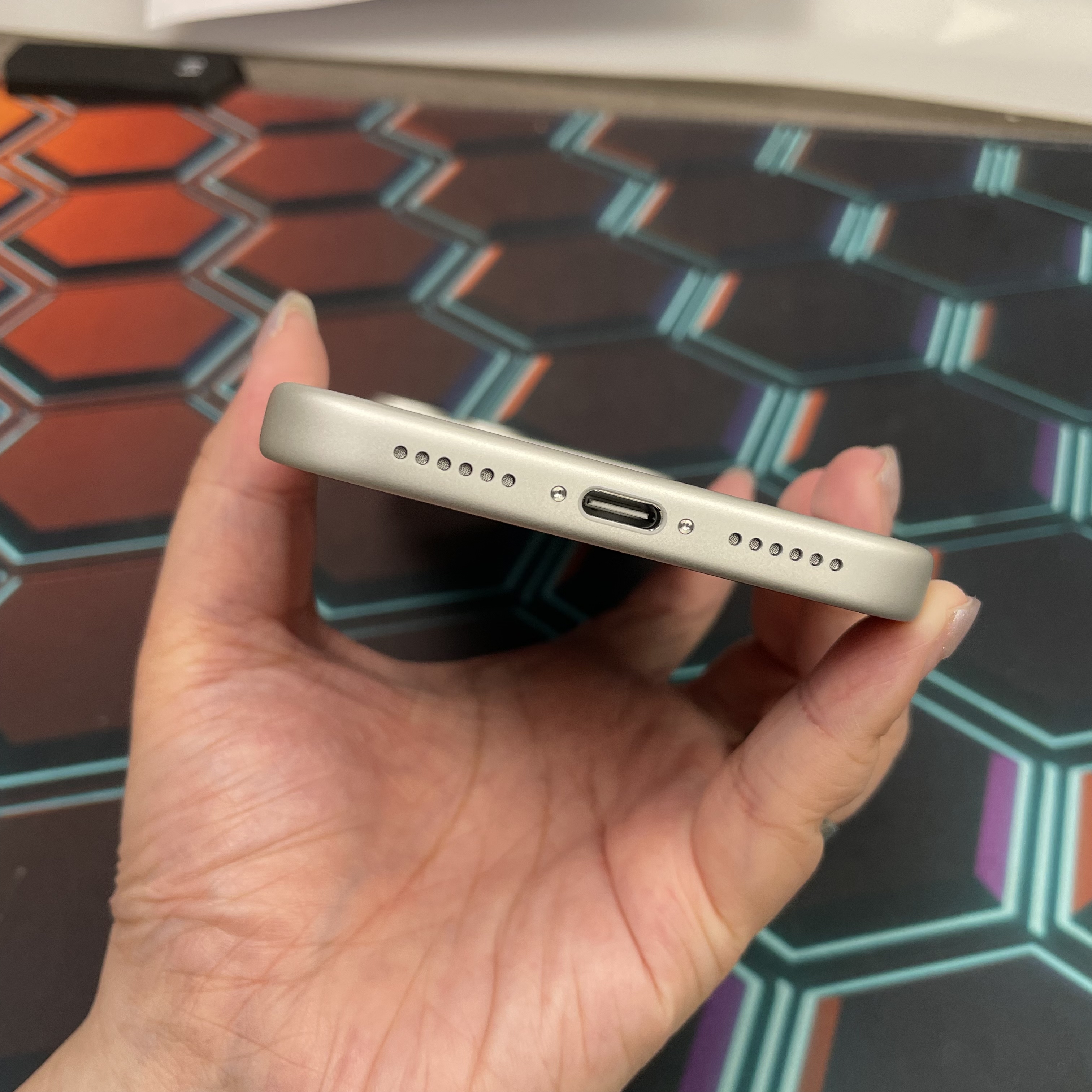 *7376 17 Pro max 全新官換機 256GB 電100 銀色 sliver