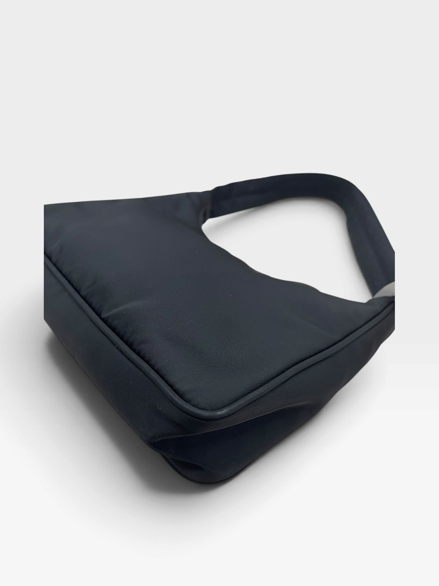 Pre-Owned Prada Re-Edition 2000 Re-Nylon/Product Code:102203