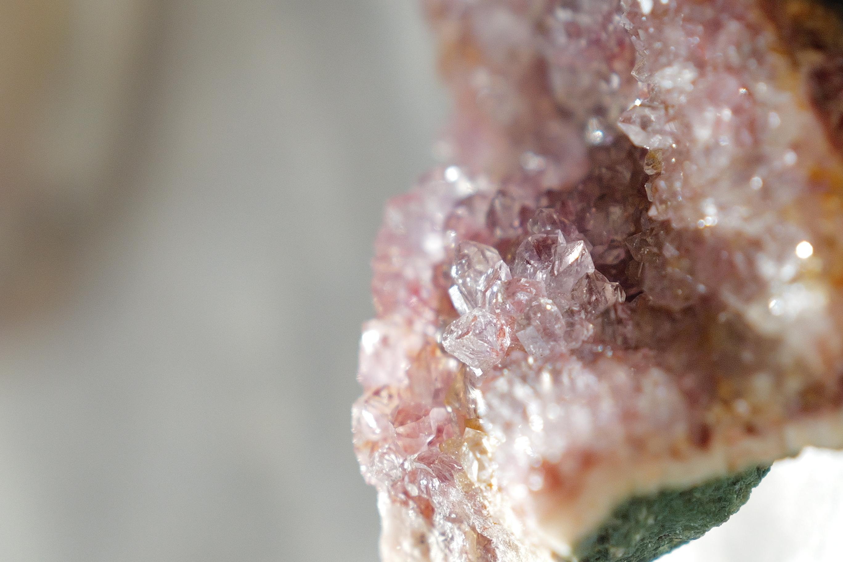   ༒8.6cm Pink Amethyst Geode༒ PA.7053H3m-RA22*28F