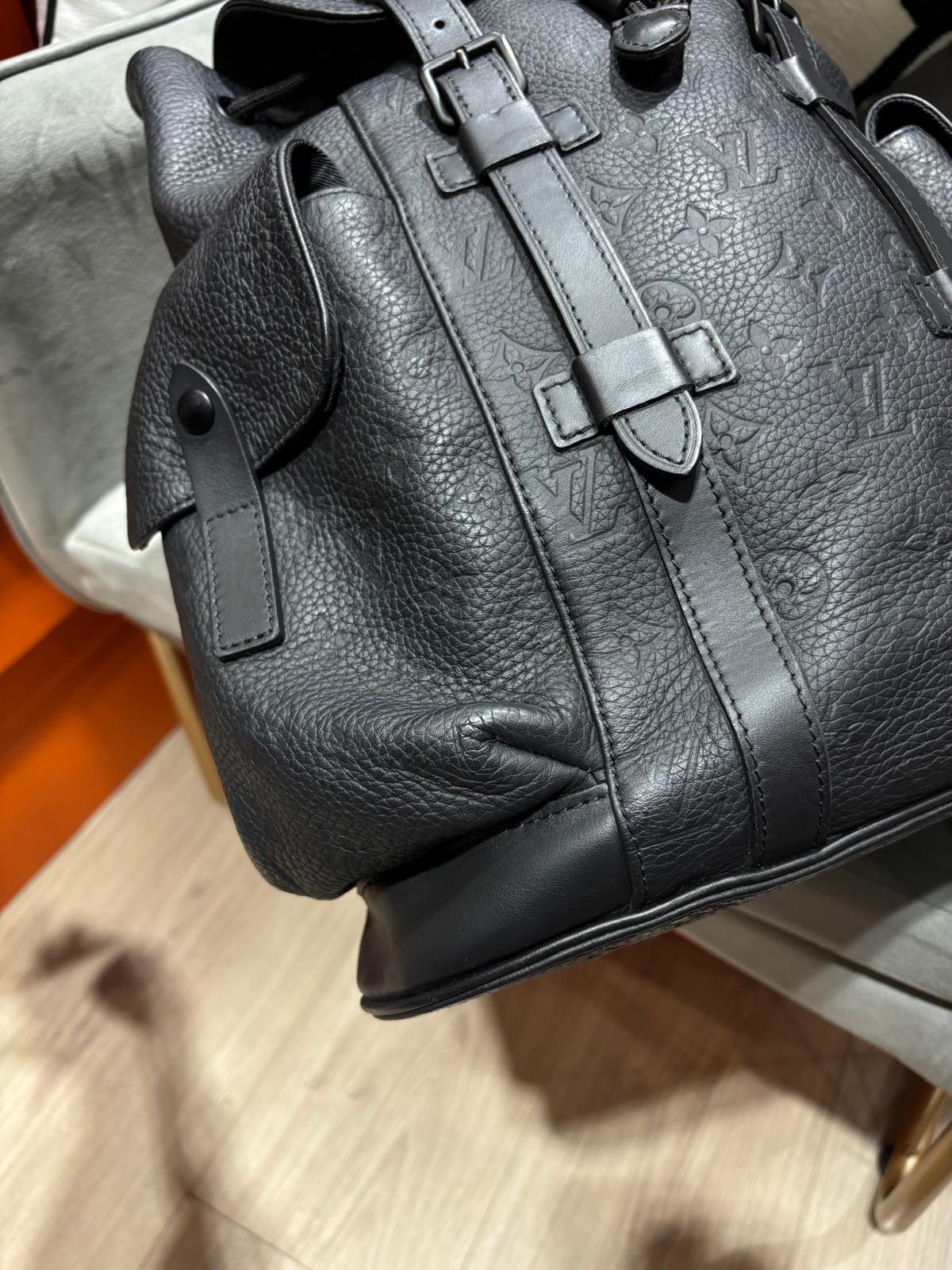 LV Christopher PM Backpack calfksin 黑色牛皮 100%Authentic,95%new ✅dust bag 