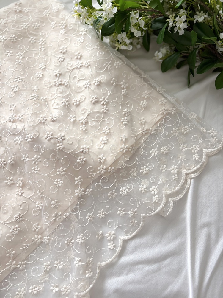 Blossom Embroidery Skirt (Cream)