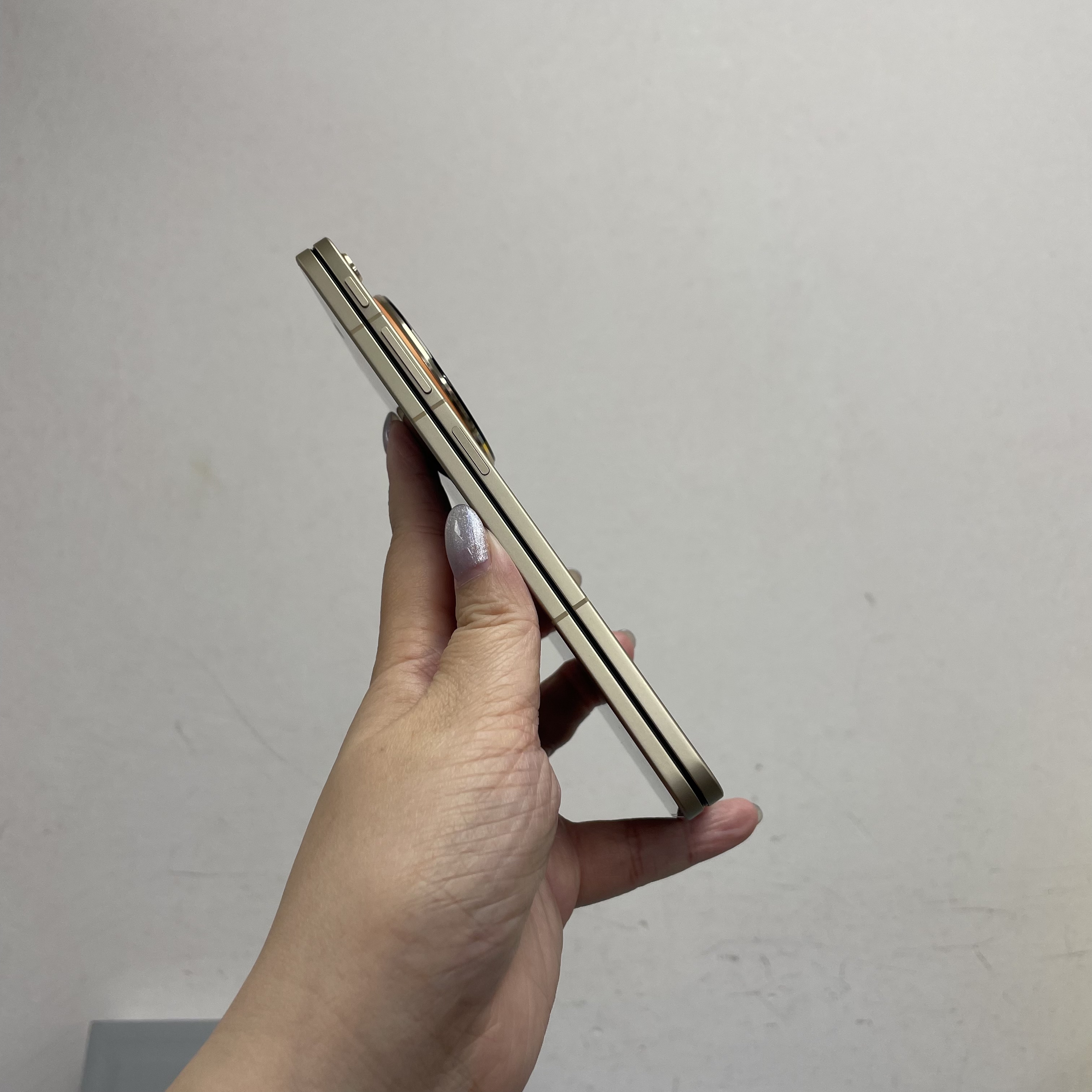 *6923 Oppo Find N6 完美機 16+512GB 橙色 orange