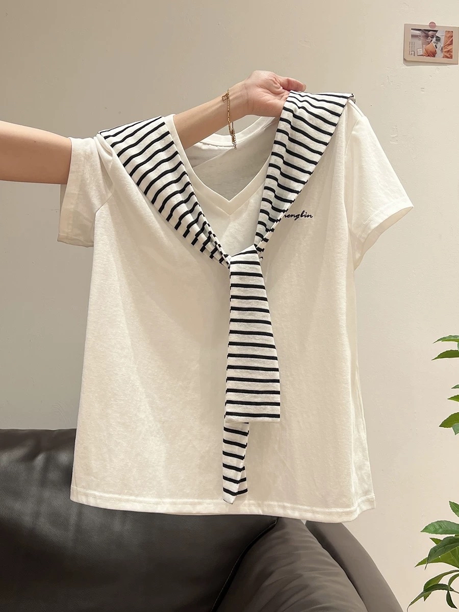 V领线条披肩T恤