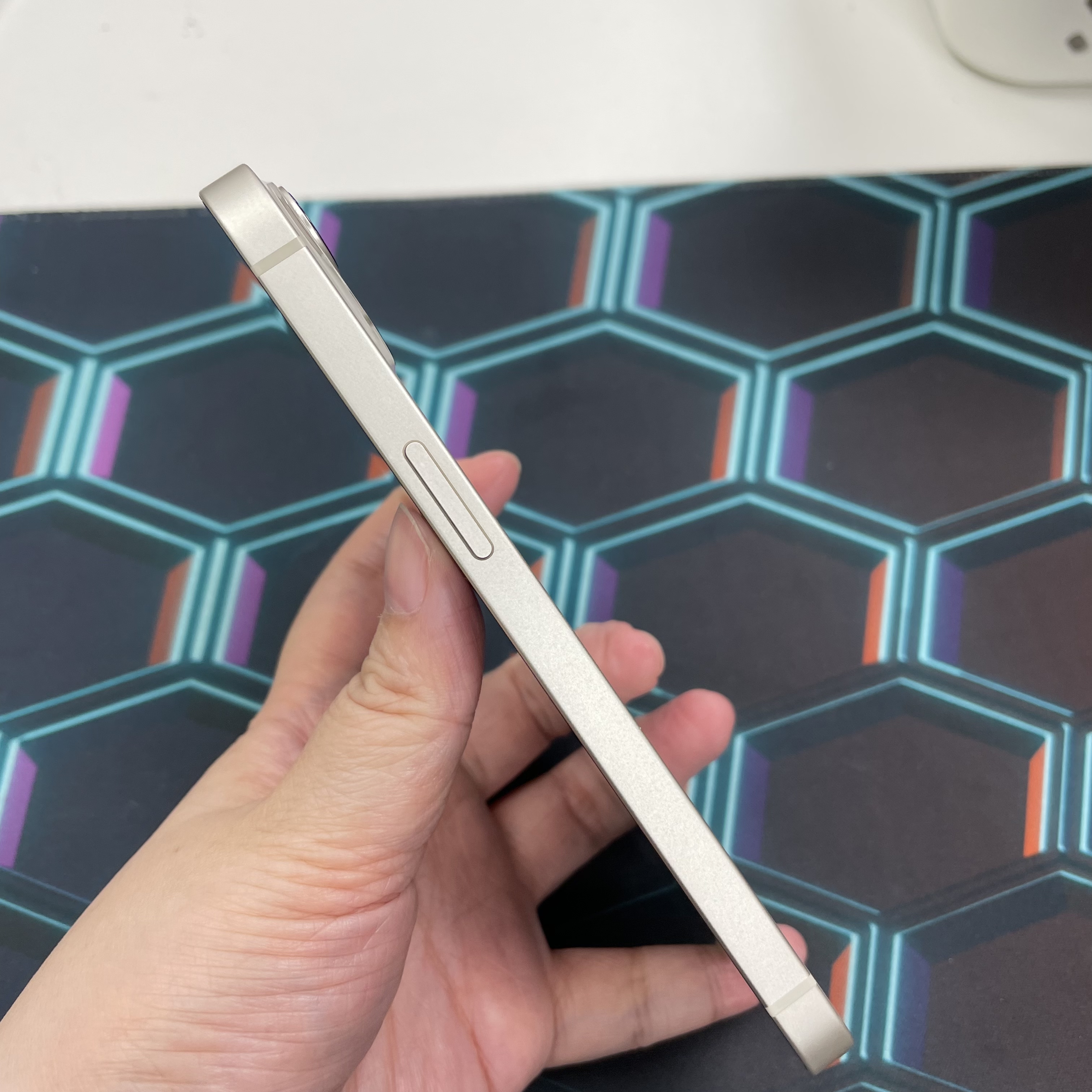 *6416 13 勁靚機 128GB 電83 白色 white