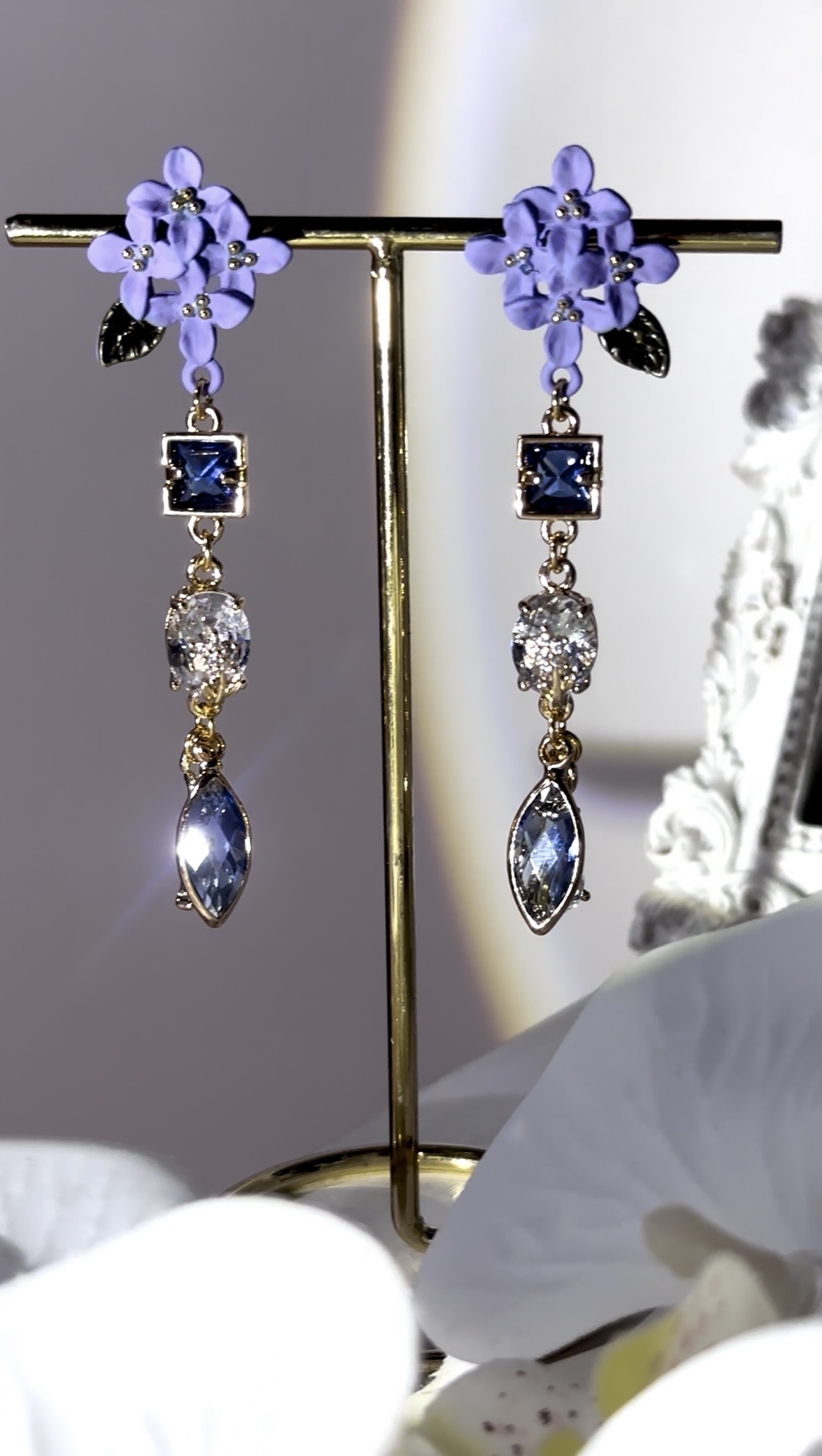 藍花簇水滴晶耳環💙