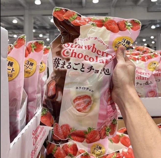 日本製原粒士多啤梨朱古力410g （獨立包裝）Strawberry Chocolate Assortment Box