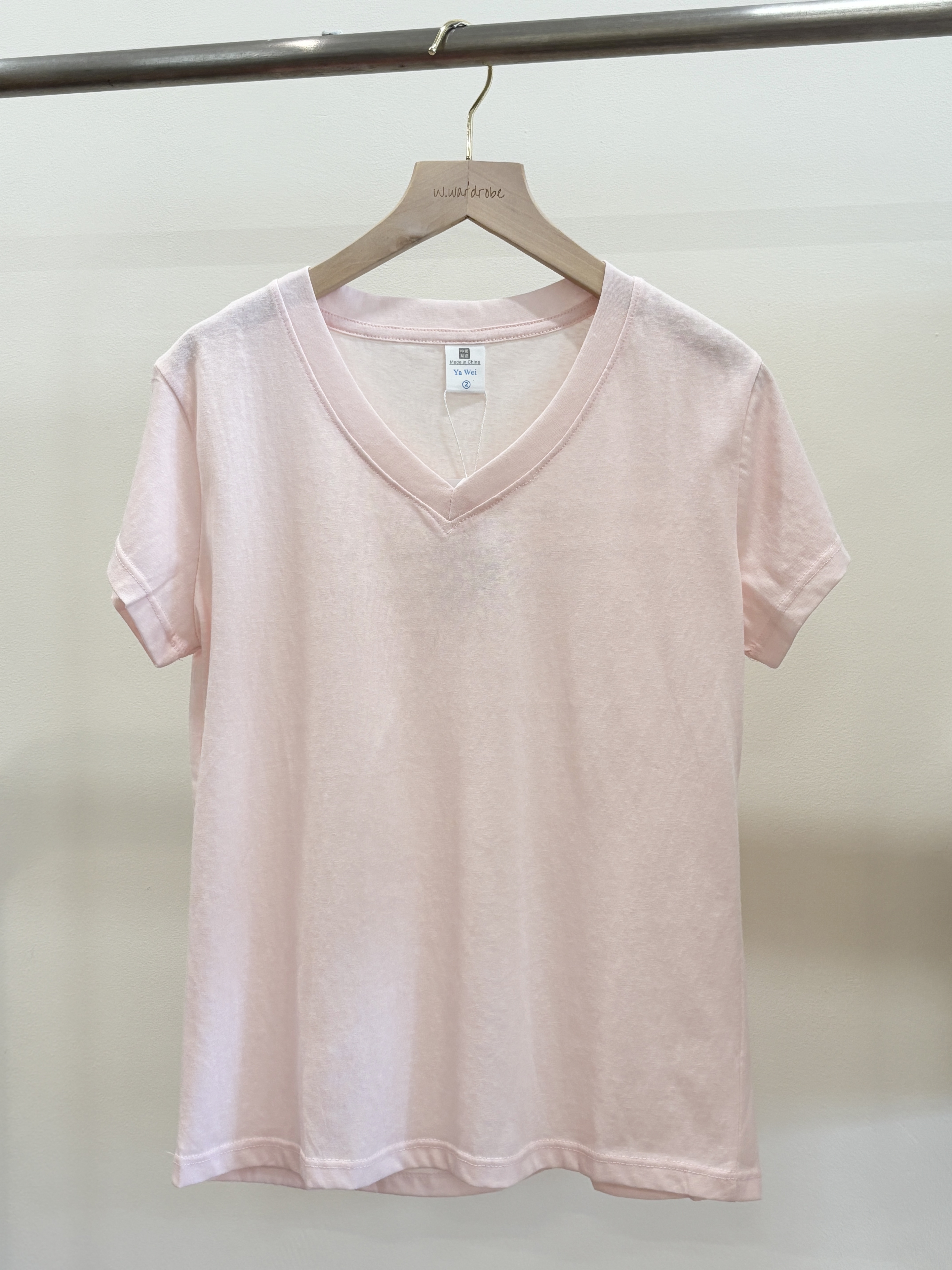 粉色V领口Tee