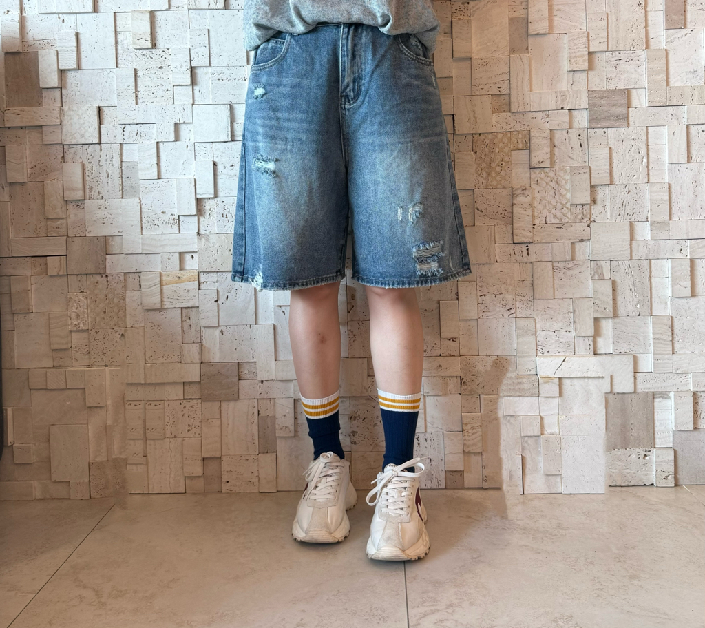 B00566 洗水破洞牛仔短褲💥