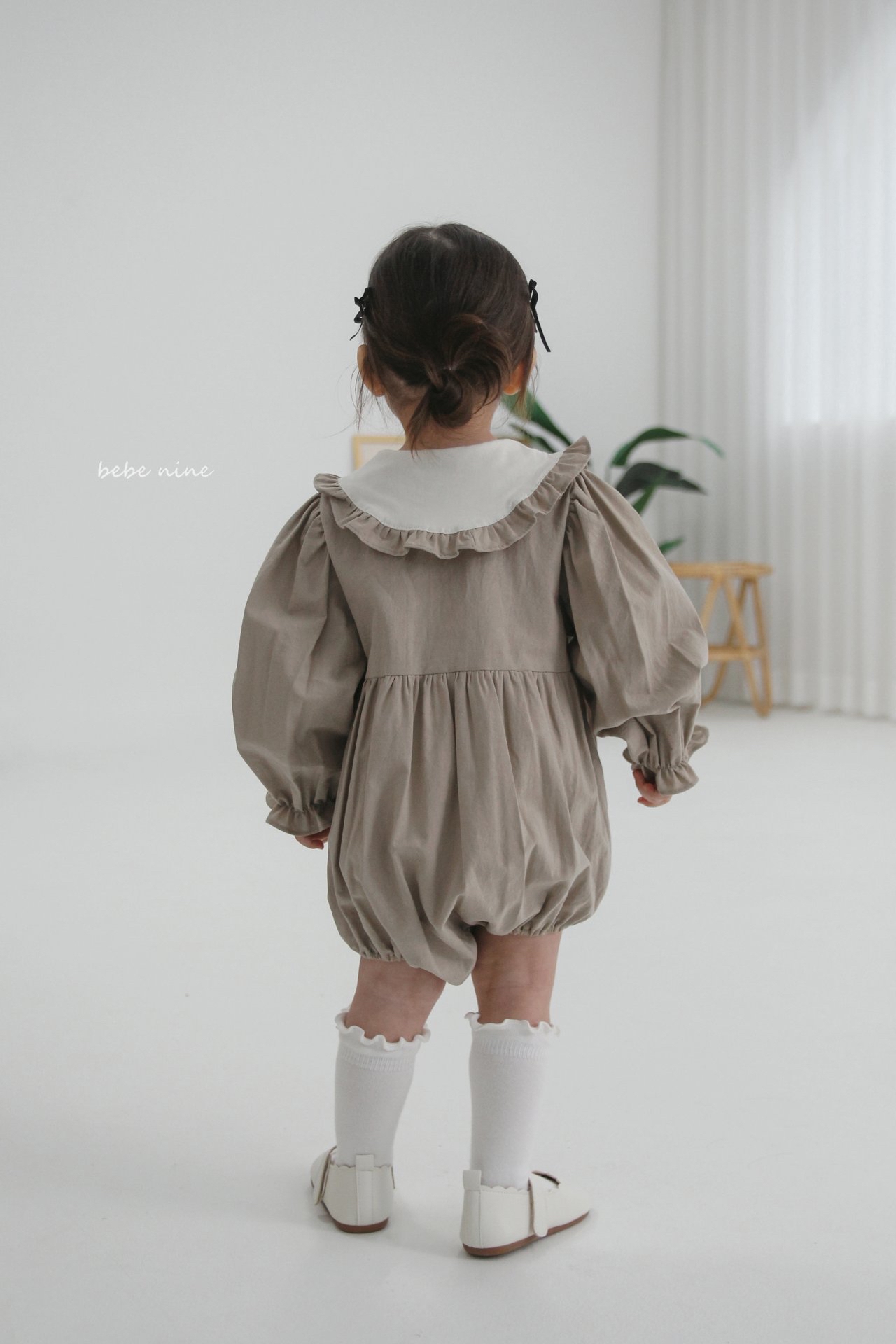 🌸預訂 韓國直送🌸🇰🇷Bebenine兩色荷葉花邊領巾寬鬆長袖包屁衣