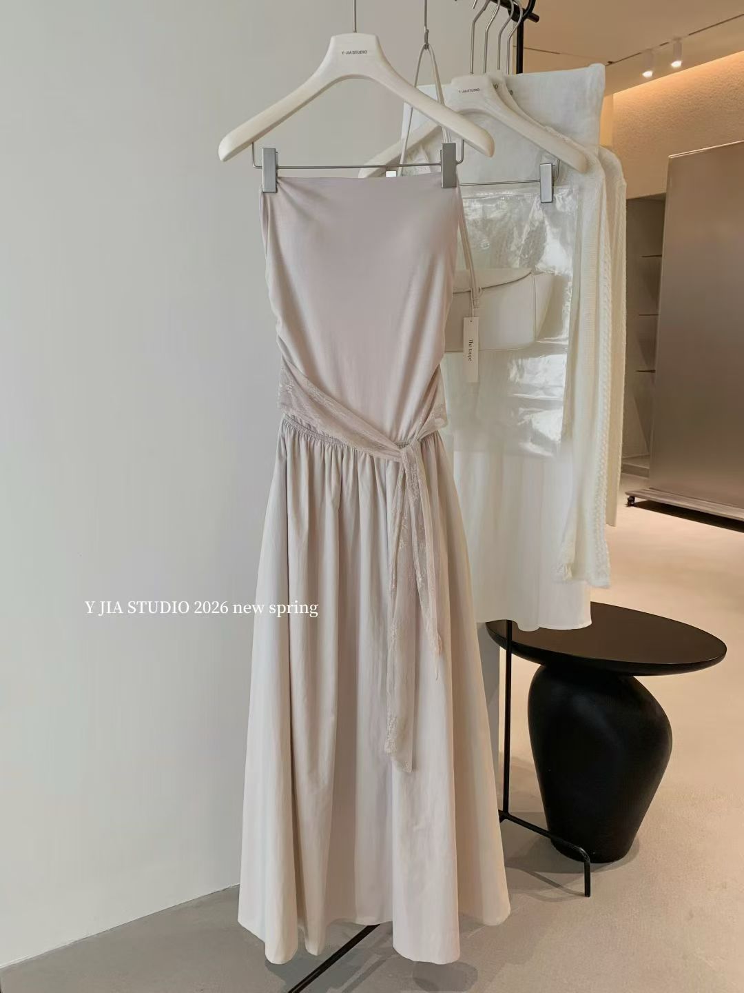 1743 Lace-Up Backless Dress"法式浪漫蕾丝抹胸长裙"
