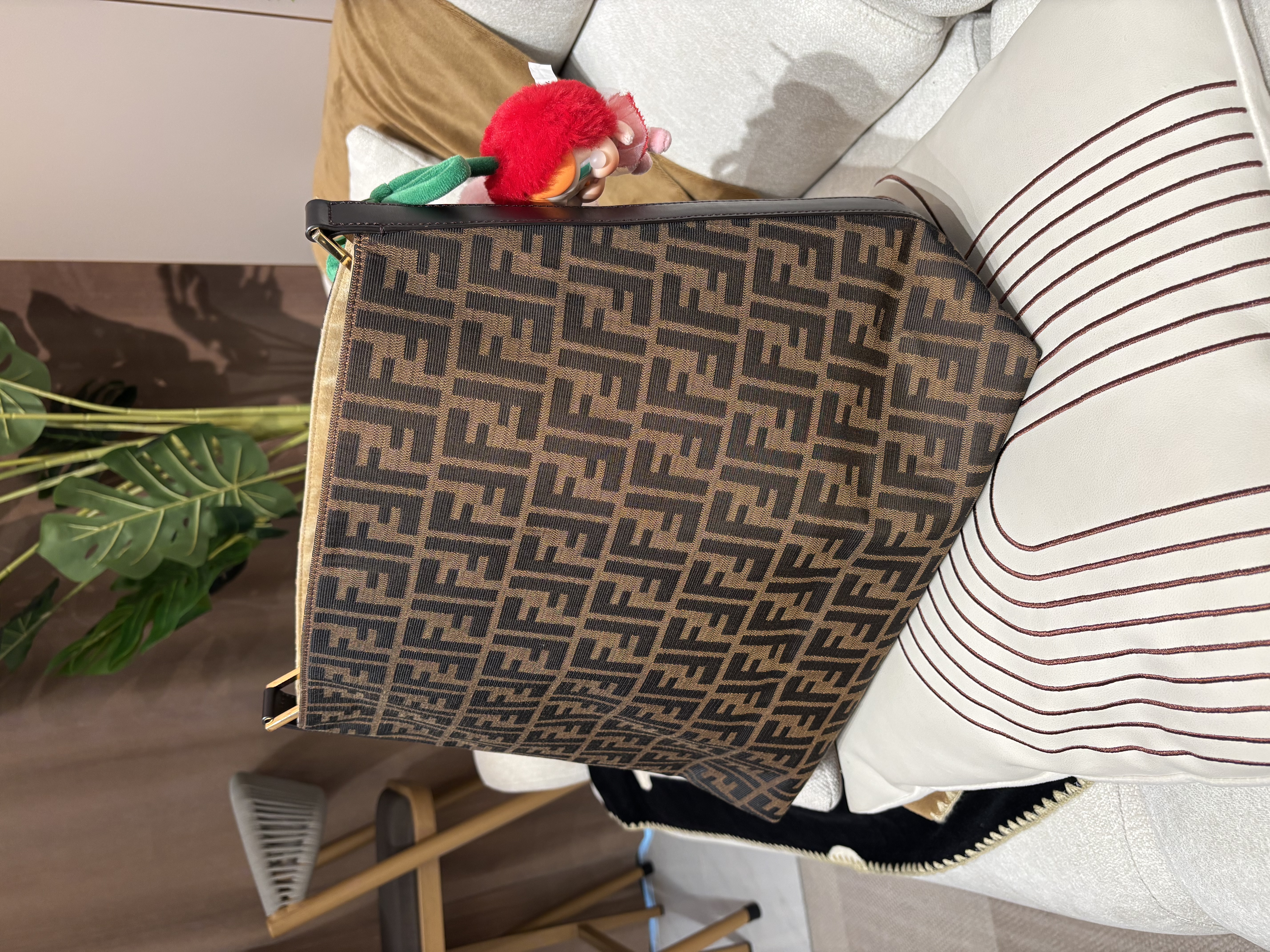 Fendi hobo shoulder bag 100%Authentic,98%new ✅dust bag  