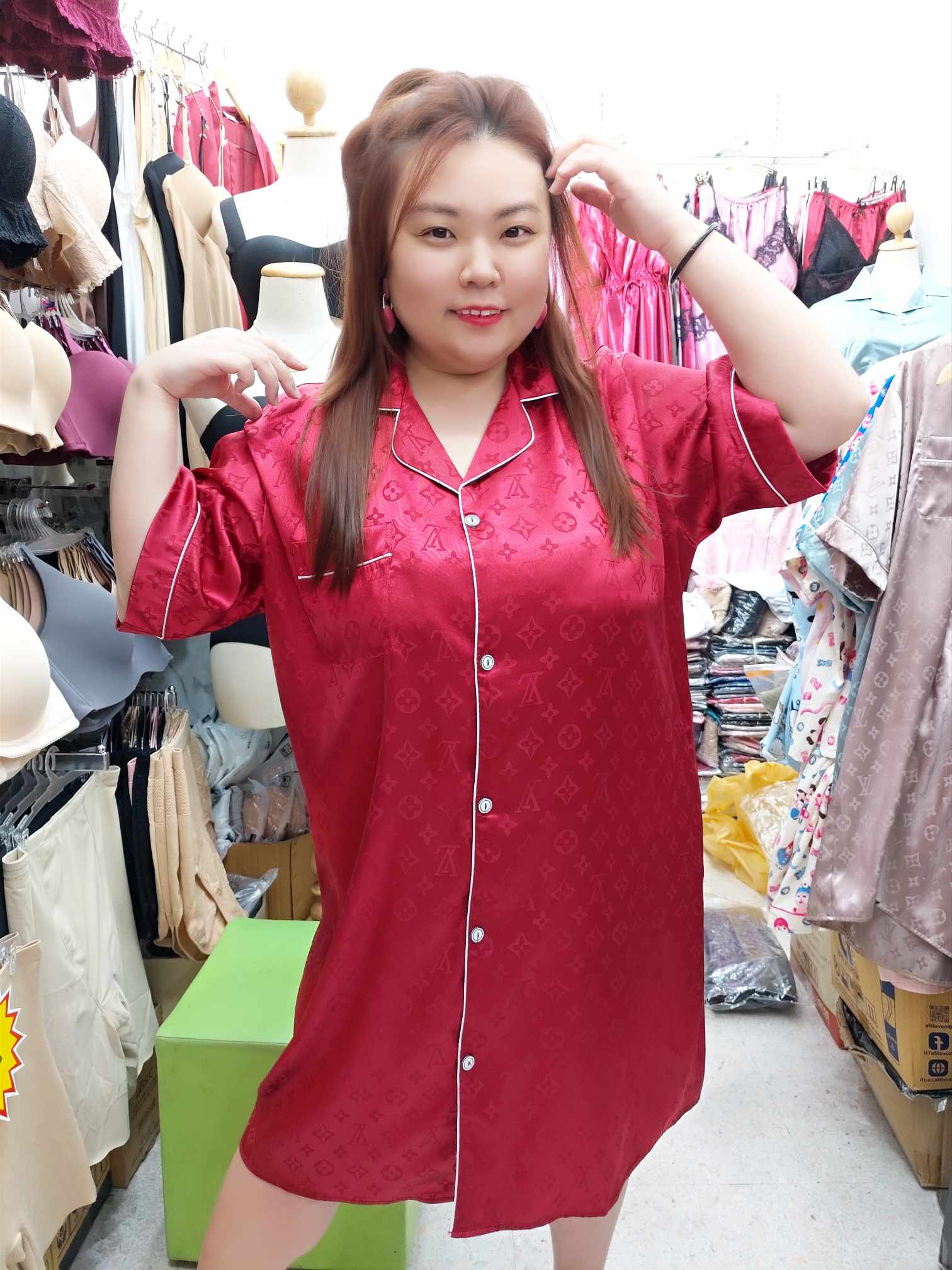 ENE20 缎面大牌LOGO睡裙