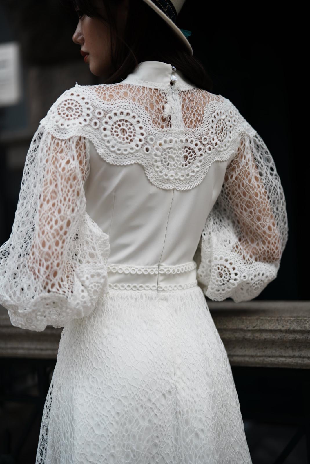 優雅蕾絲長袖連衣裙