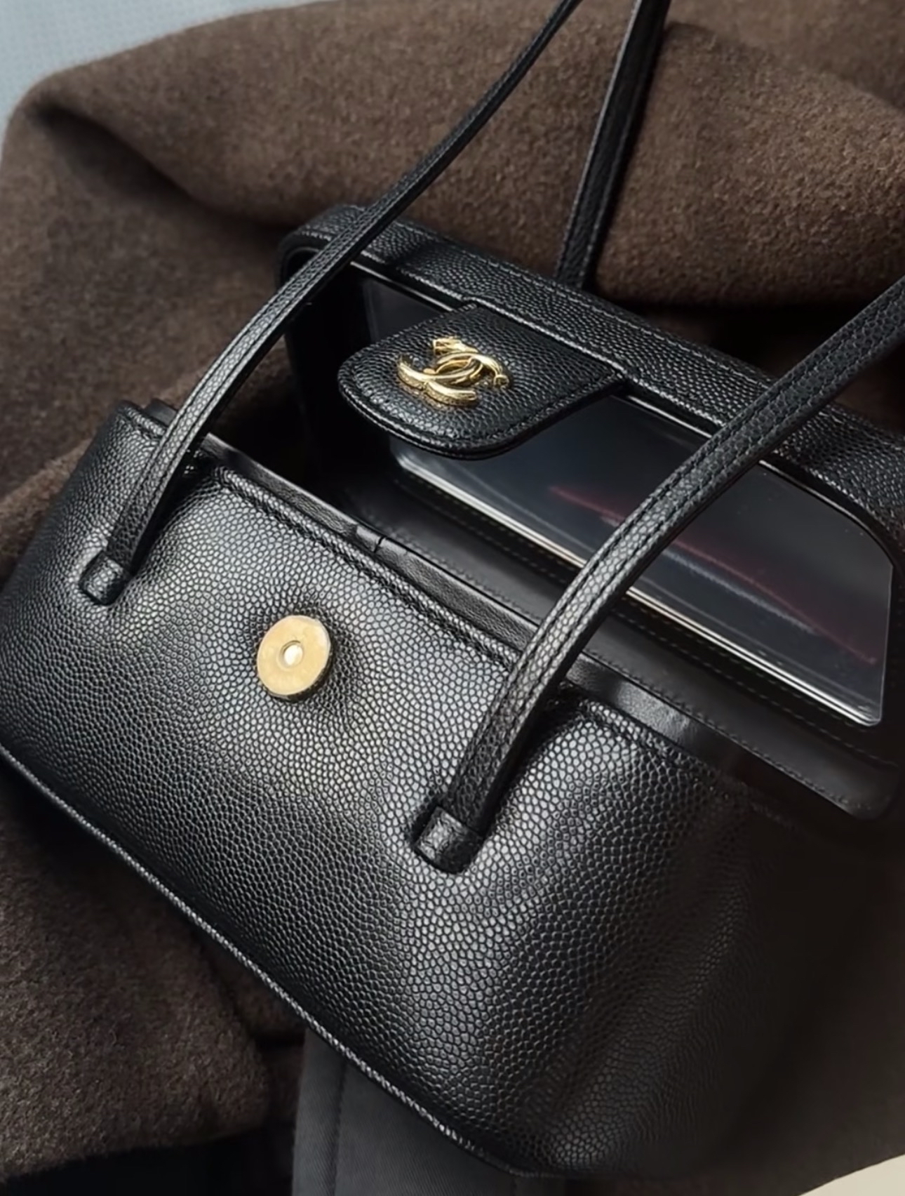 Preppy Vanity 黑金 靚價出一隻❣️