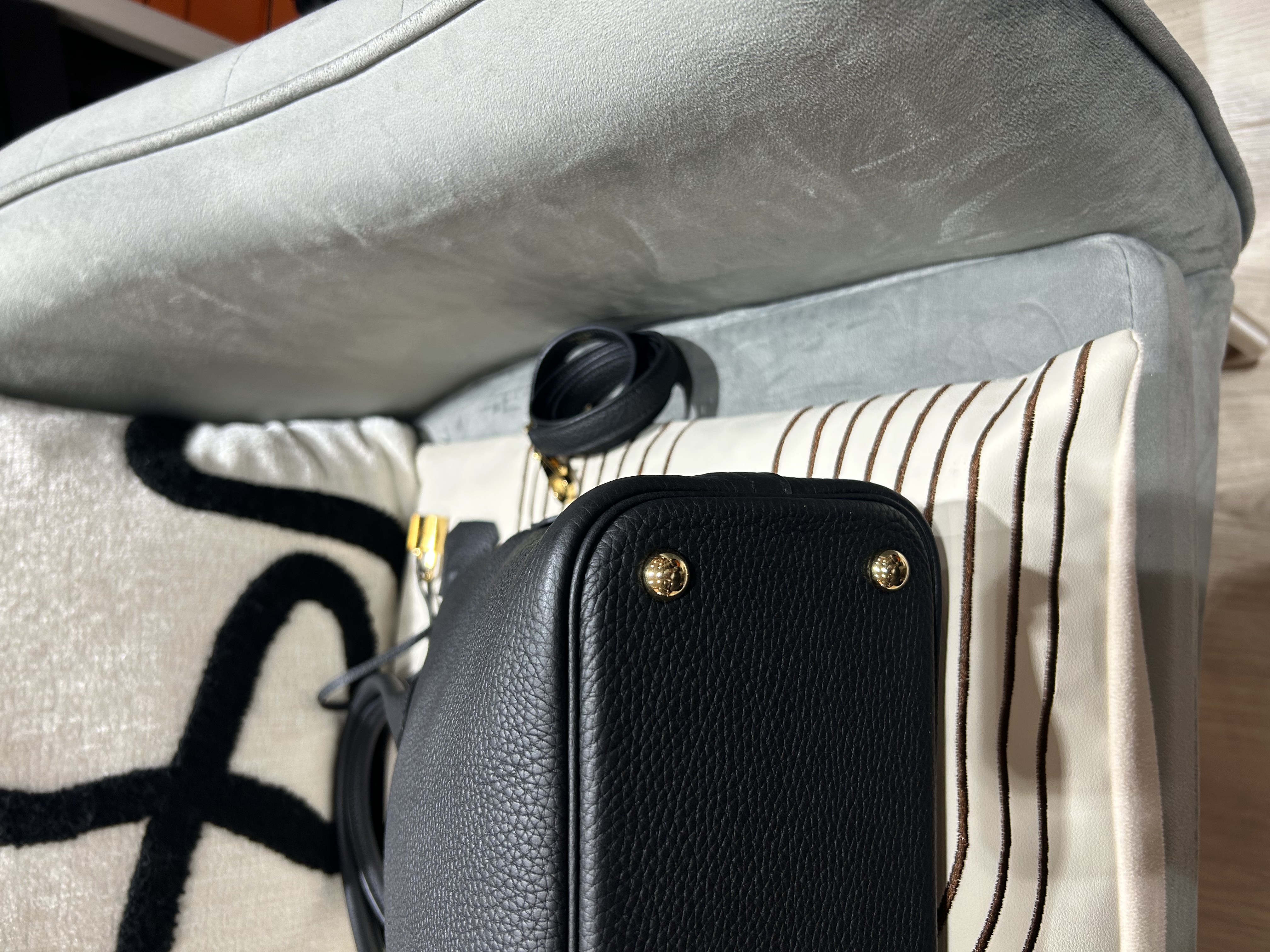Hermes Bolide 31,STAMP C 黑金 100%Authentic,98%new  ✅key lock ✅肩帶✅塵袋✅box