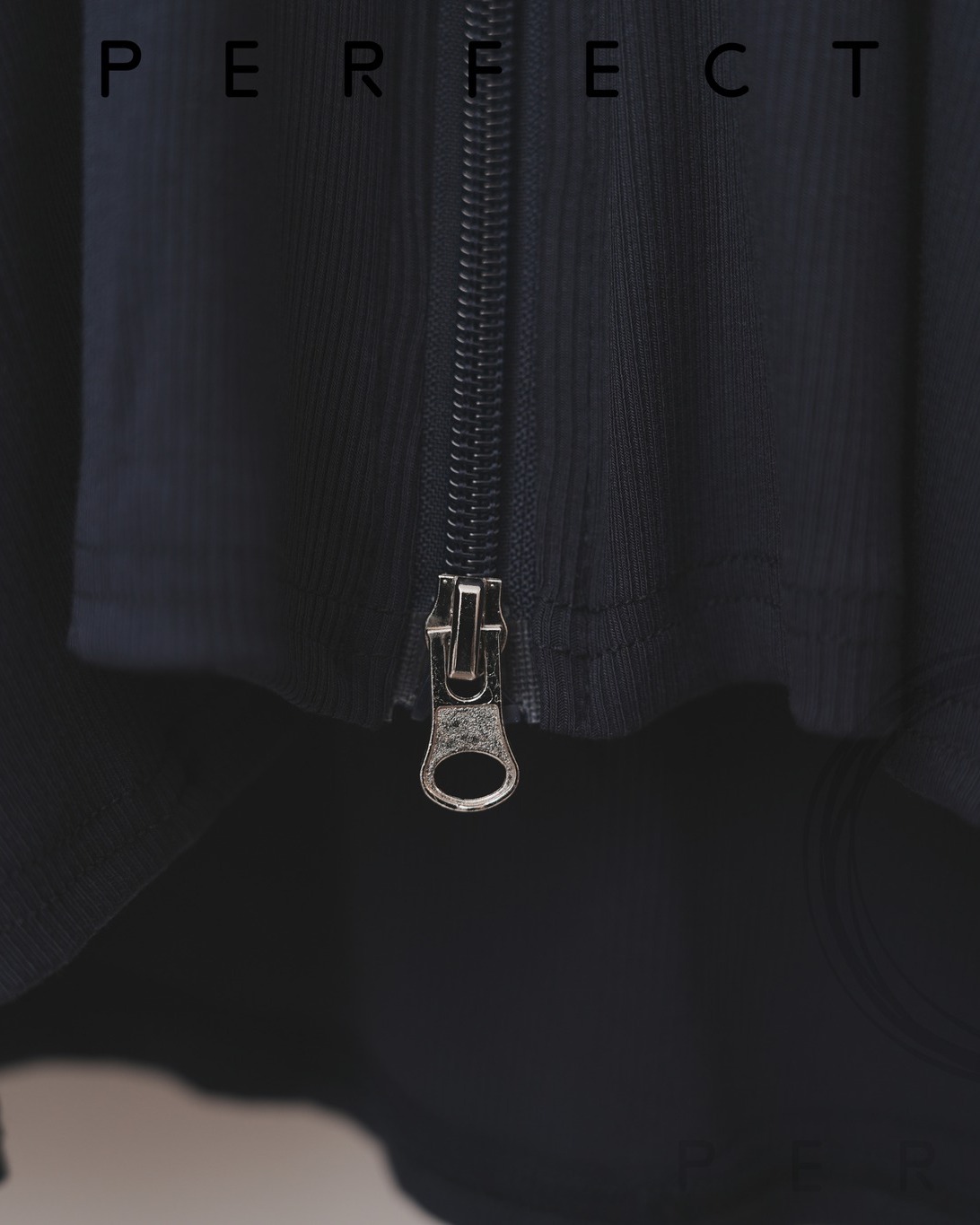 T0022_初秋涼感防曬拉鍊薄外套 (文青藏藍色）