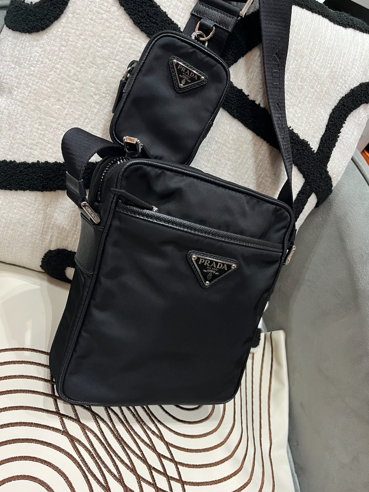 PRADA Re-Nylon Shoulder Bag 2VH112 black 100%Authentic, 98%new ✅card booklet ✅dust bag 