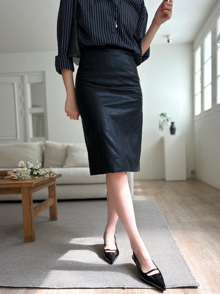 Faux Leather Midi Skirt (Black)