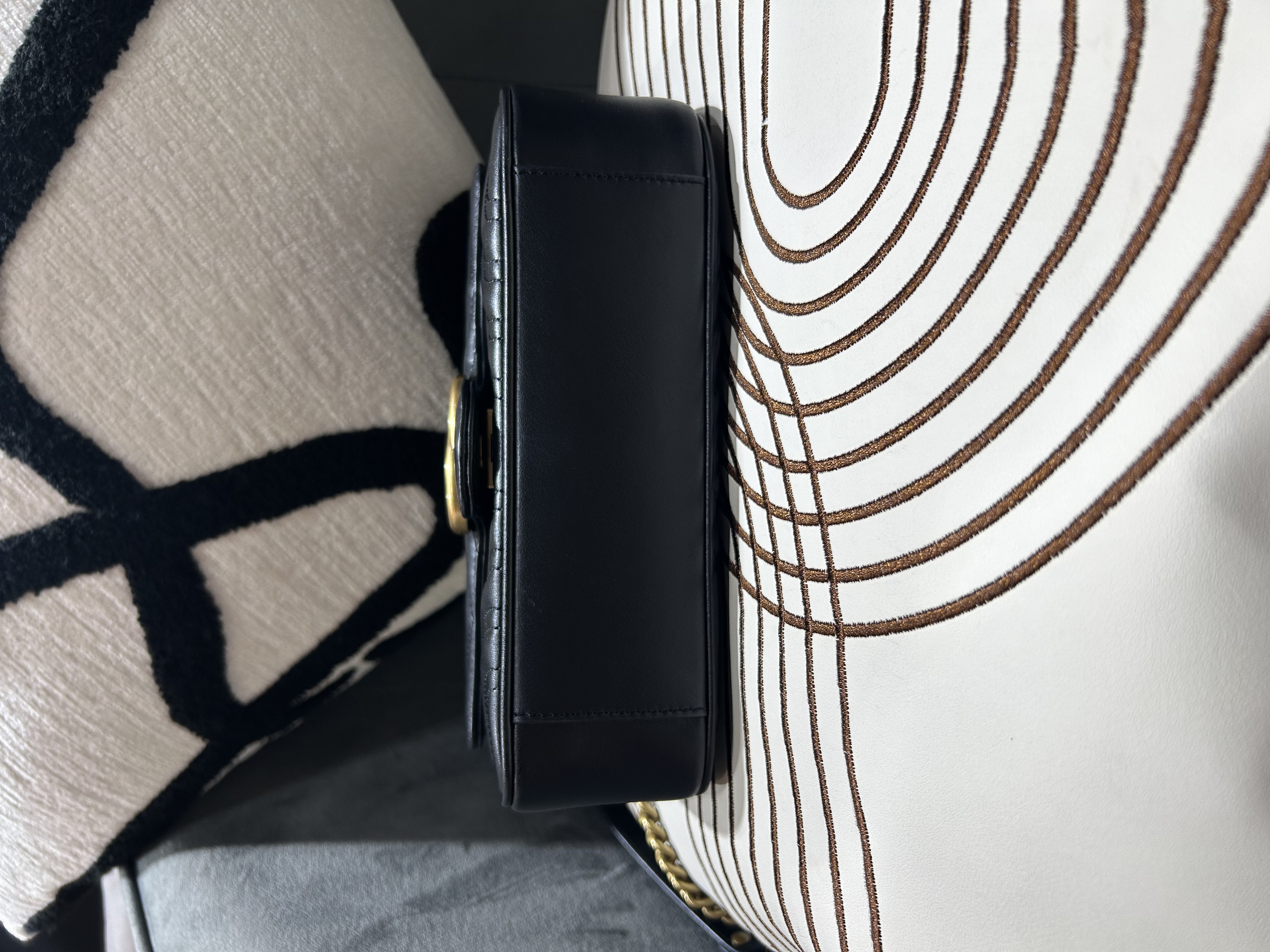 GUCCI GG MARMONT Shoulder Bag FLAP BAG 黑色牛皮金扣446744 100%Authentic, 95%New ✅Dust bag