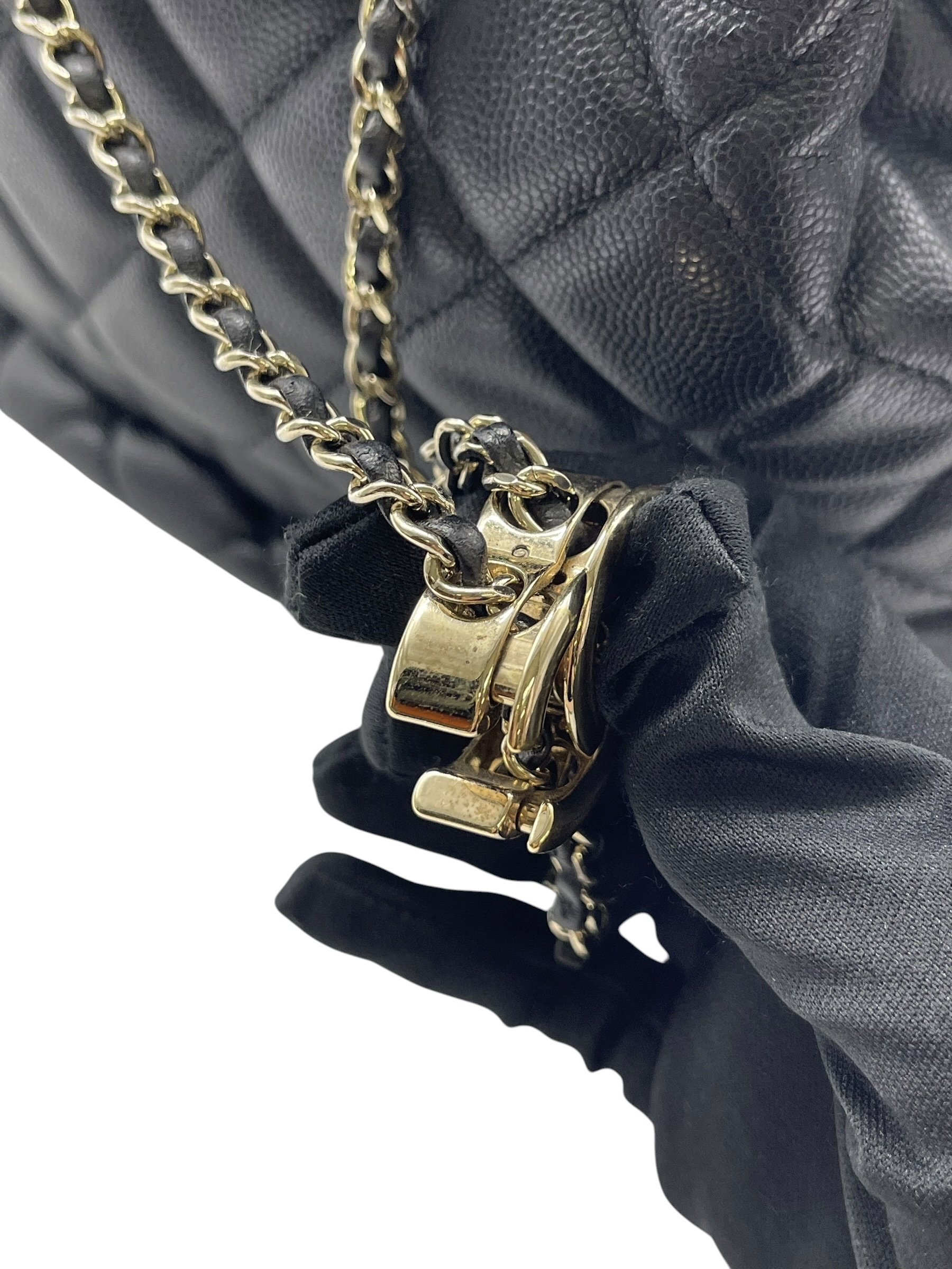 Pre-owned Chanel Rolled Up Bucket Bag / Product Code: 072901