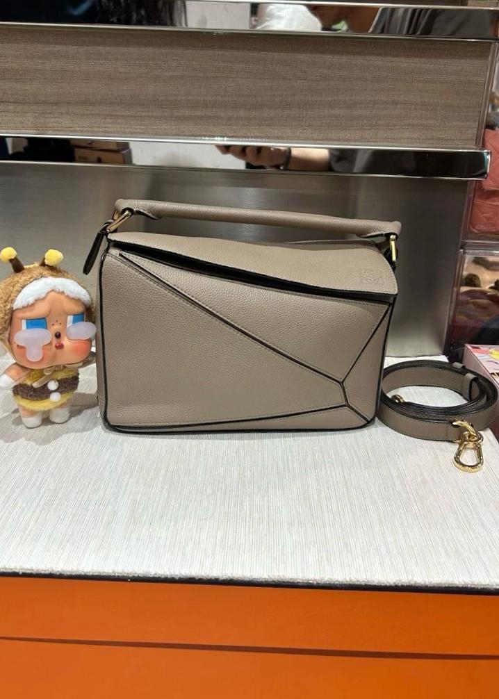 Loewe Puzzle Small Sand 100%Authentic, 98%New ✅Dust bag