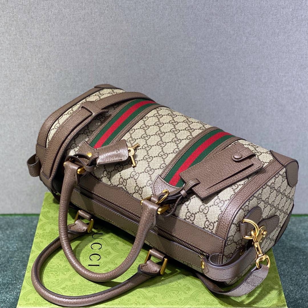 🔥大货实拍 𝗚𝘂𝗰𝗰𝗶新品旅行袋，不仅颜值高，收藏价值也很大，把它放在行李箱上或者肩背都很养眼！ 型号：645017 尺寸：36*20*14.5cm