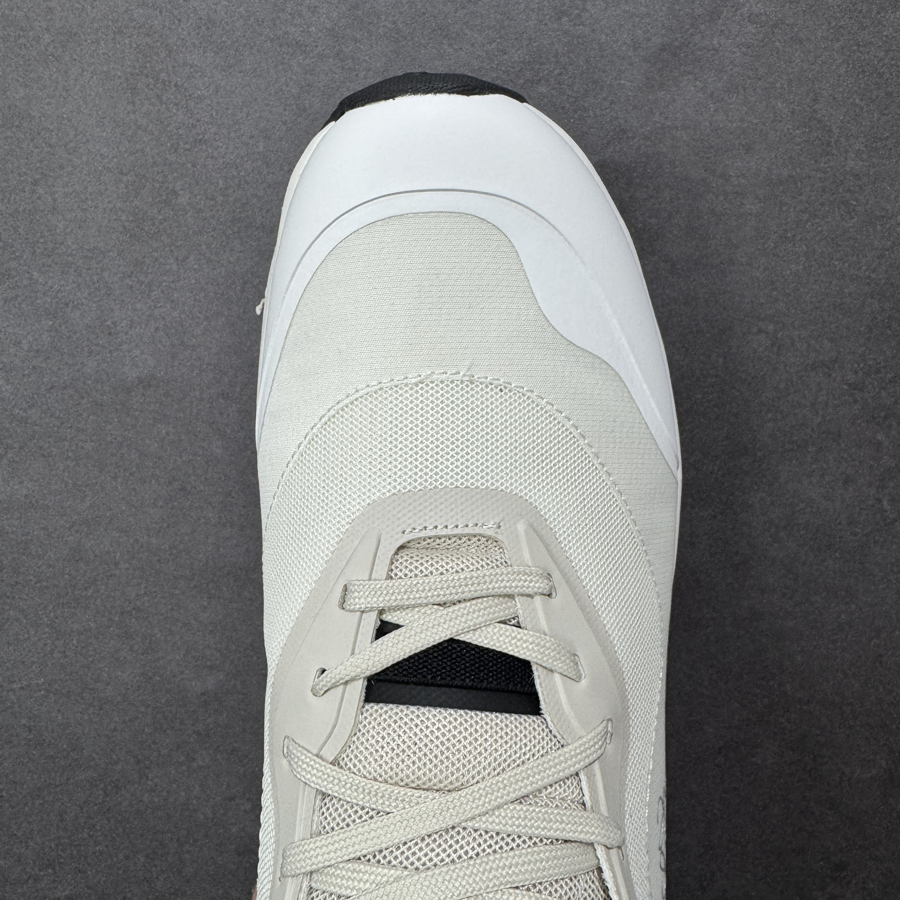 On Running Cloudtilt 2 LOEWE 