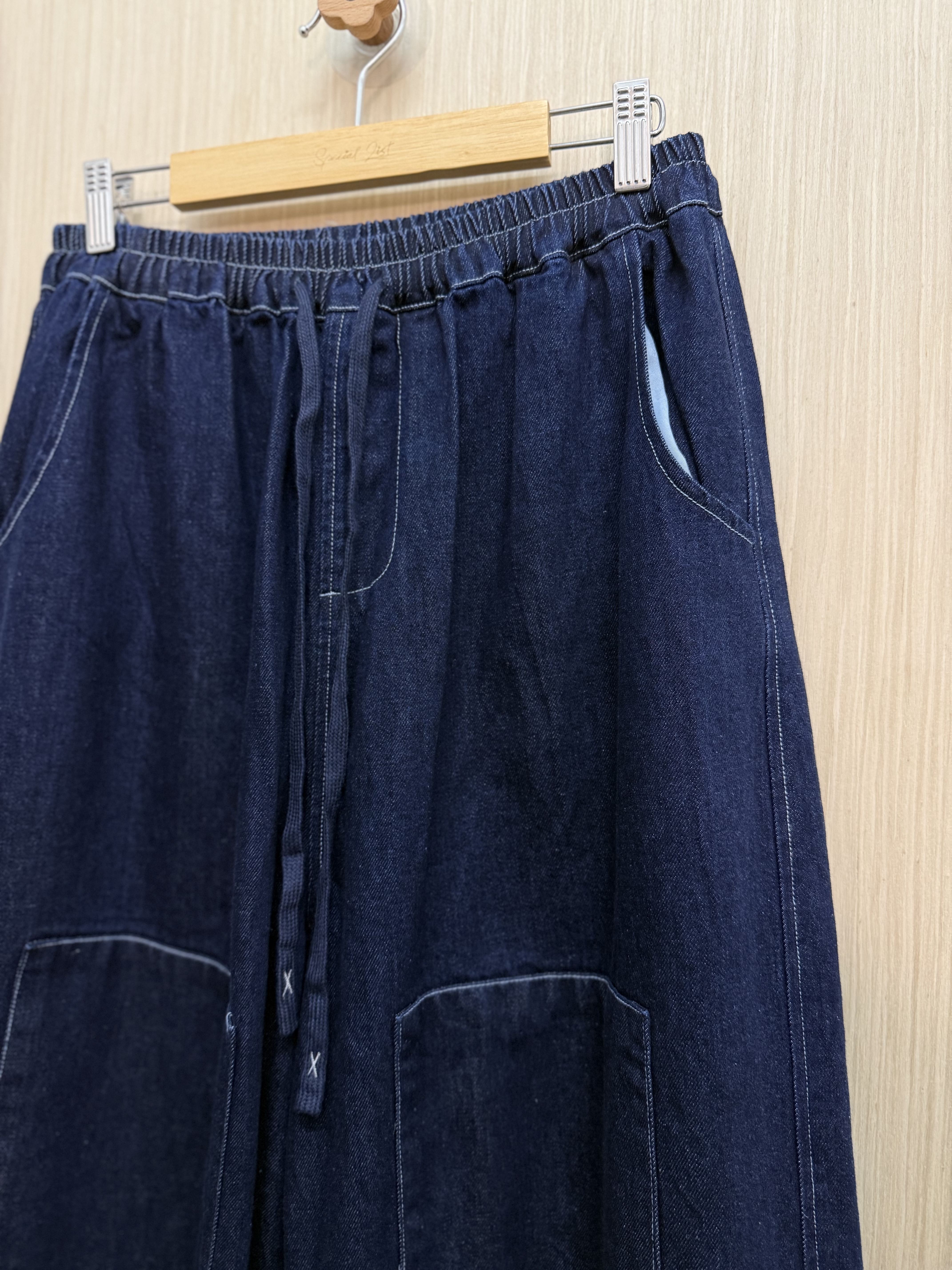 補丁直腳牛仔褲