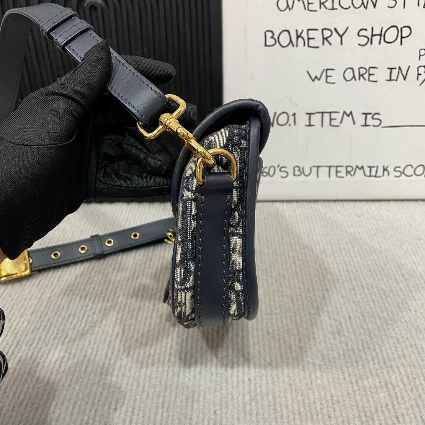 【預訂貨品】Dior 老花Bobby 