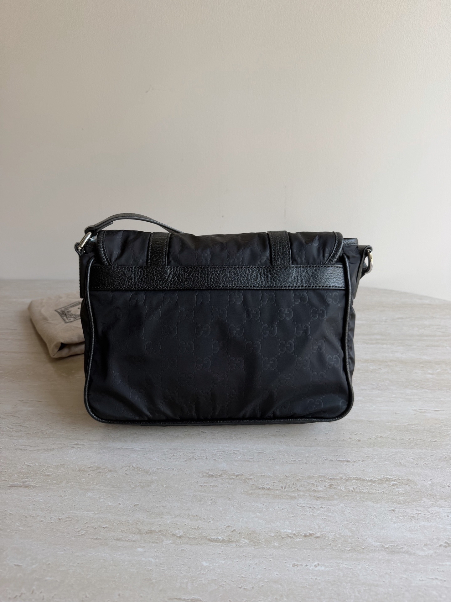 【預訂貨品】Gucci黑色老花尼龍郵差包