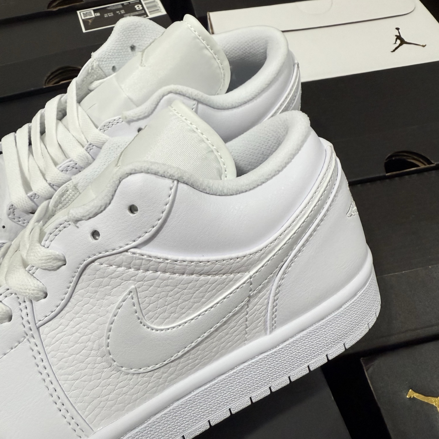 Nike Air Jordan 1 Low "Triple White" 553558-111
