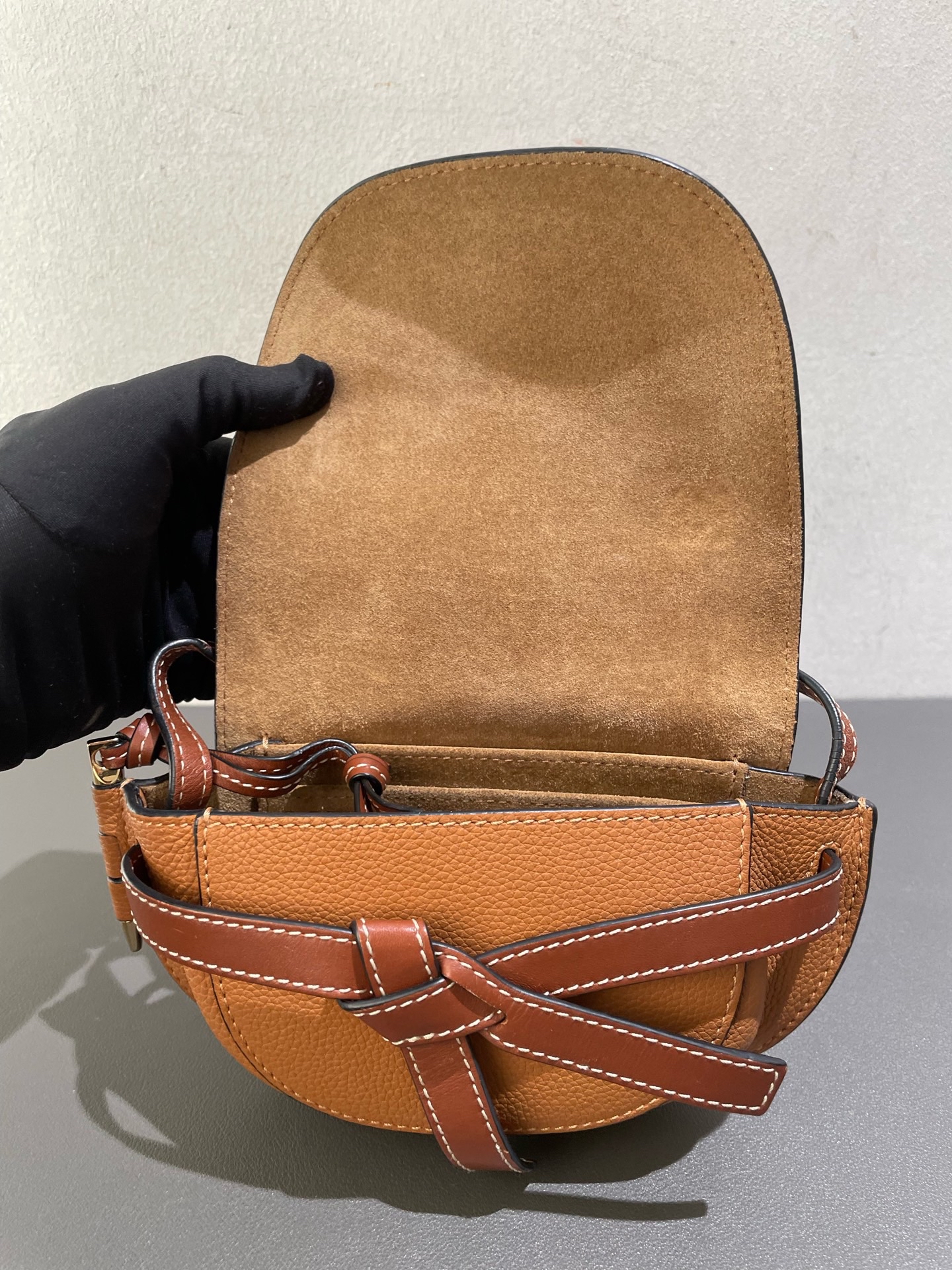 【預訂貨品】Loewe gate mini焦糖色