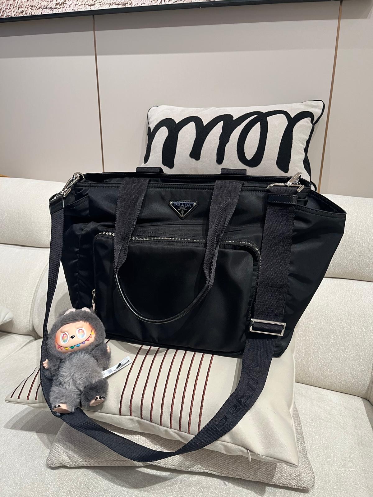 Prada Re-Nylon baby bag 100%Authentic, 98%new ✅dust bag 