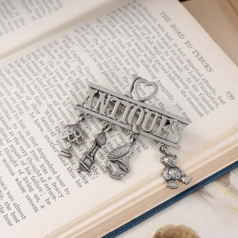 C.a. 1980s American JJ "I love Antique" Dangling Brooch (EA1084)