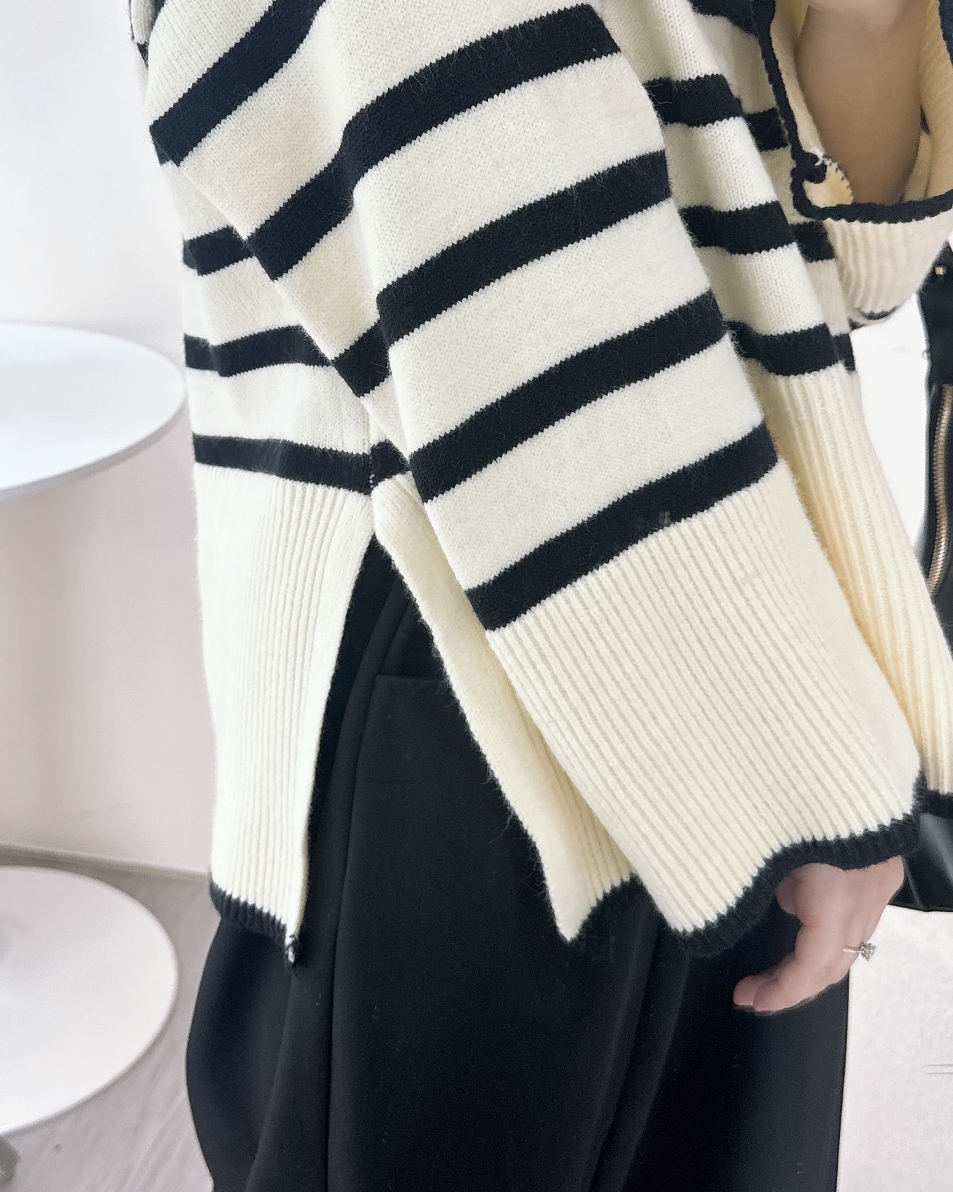 喇叭袖針織開叉上衣 2色