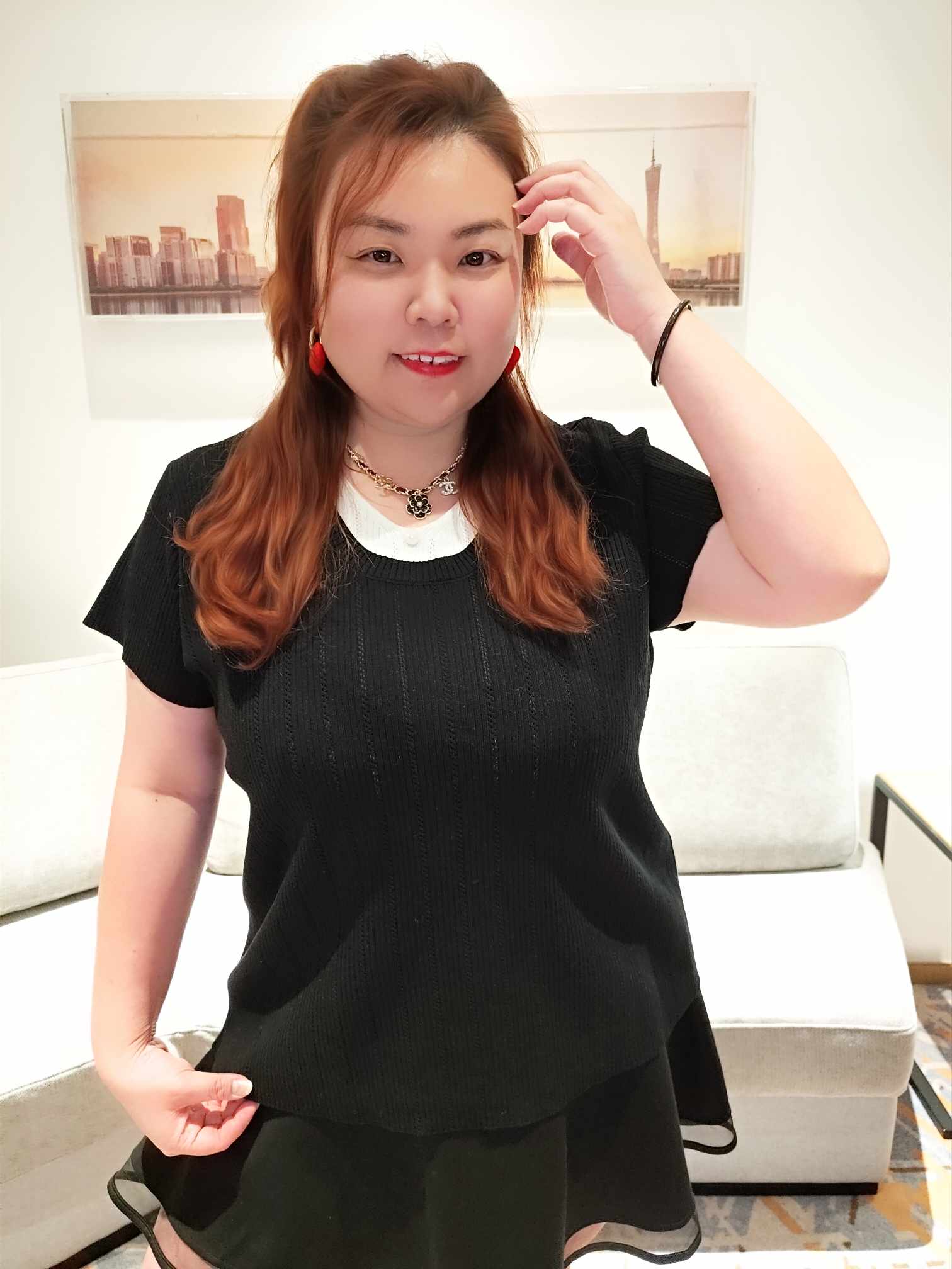 YCE06 1036 假两件式镂空针织上衣