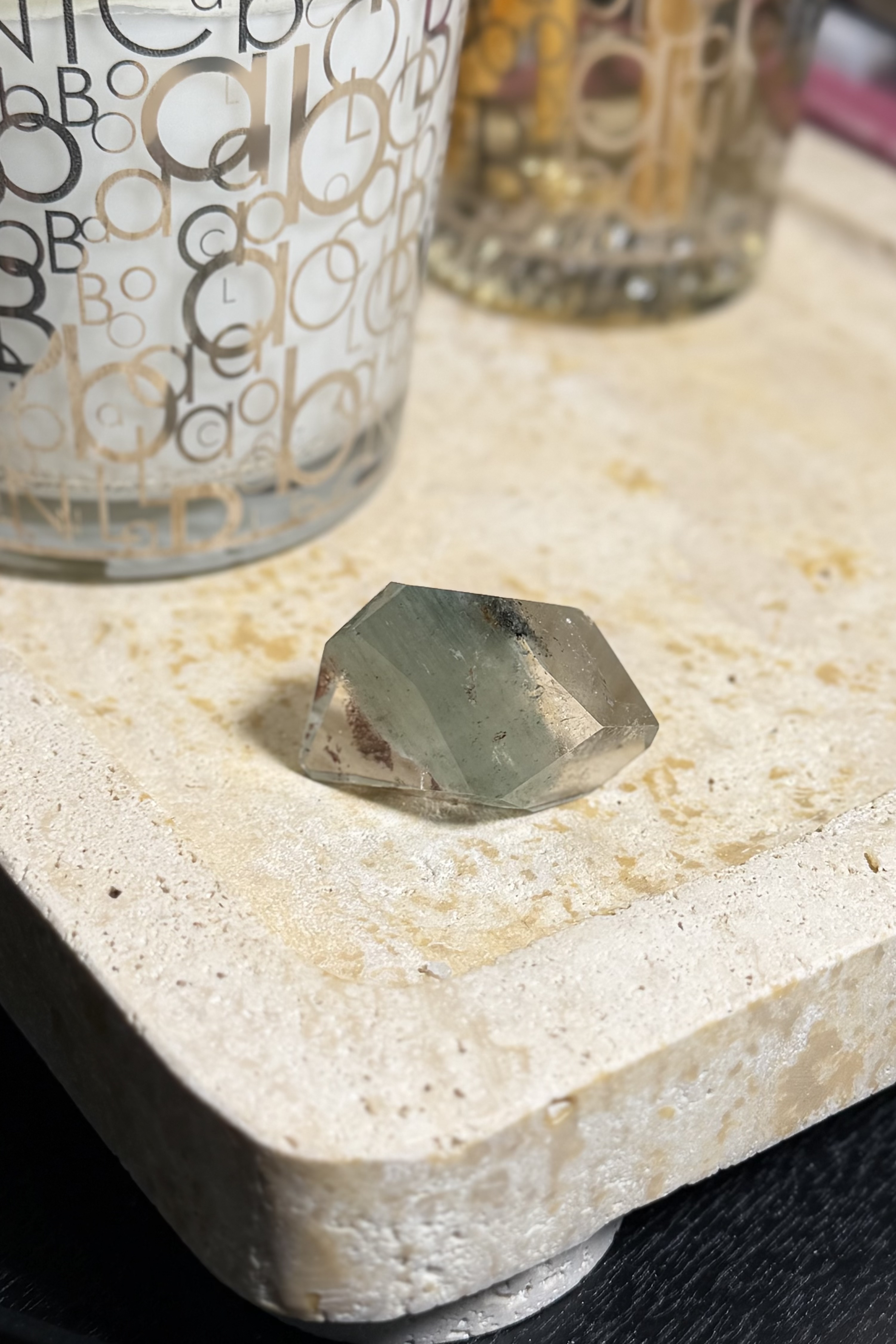 ༒3.9cm白水晶紅綠幽靈隨形擺件༒ PQ.1181C5-RB3*080