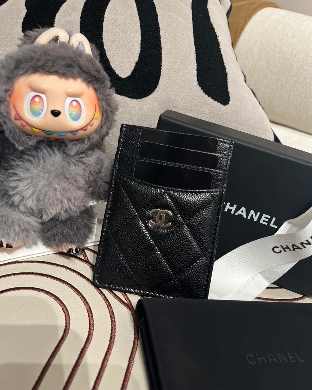 全新 CHANEL VERTICAL CARD HOLDER CAVIAR BLACK (MICROCHIP)黑色荔枝牛皮,100%Authentic , 全新 ✅晶片✅dust bag✅box 