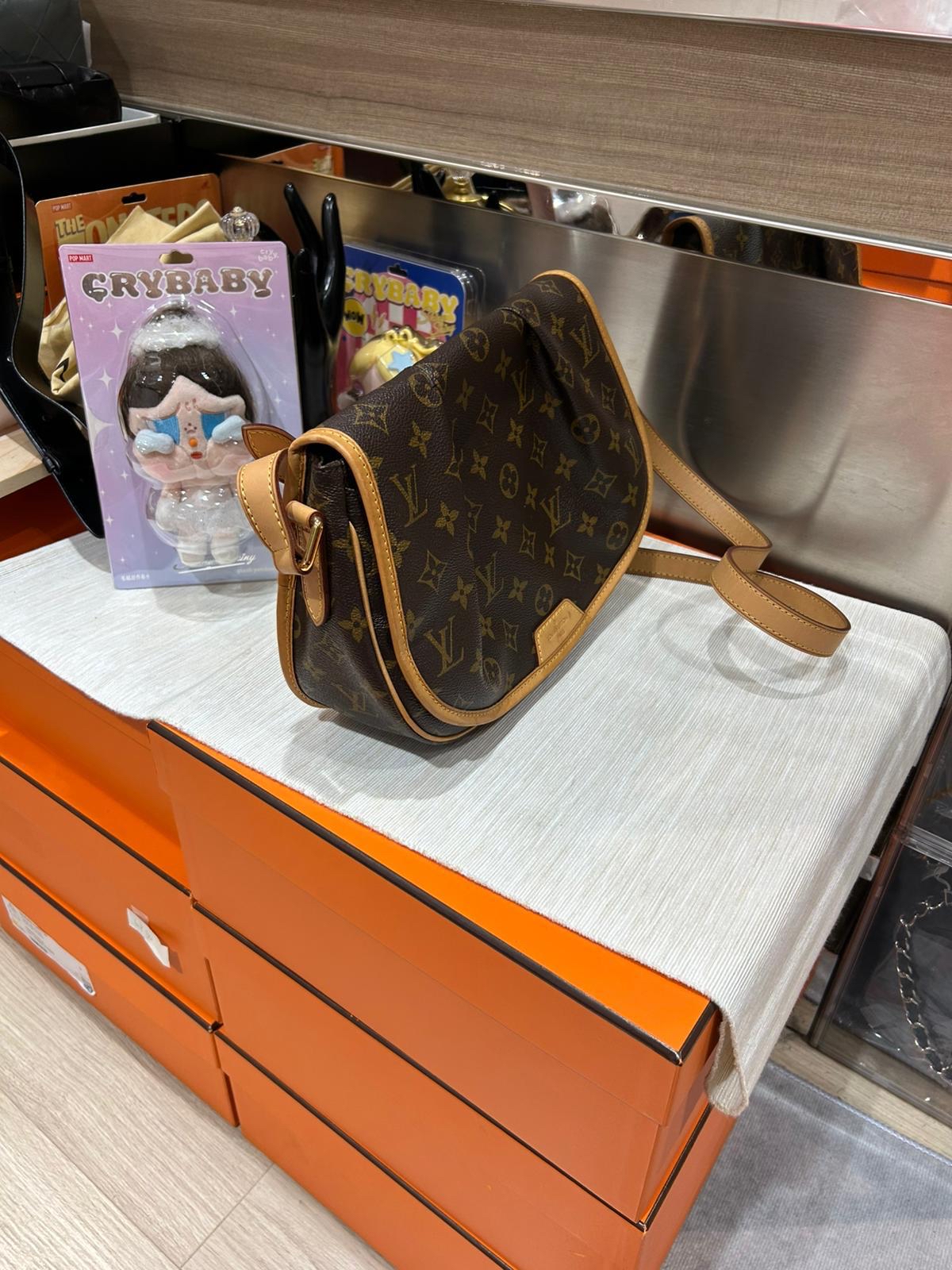  Lv Menilmontant PM monogram 100%Authentic ,95%new ✅dust bag  